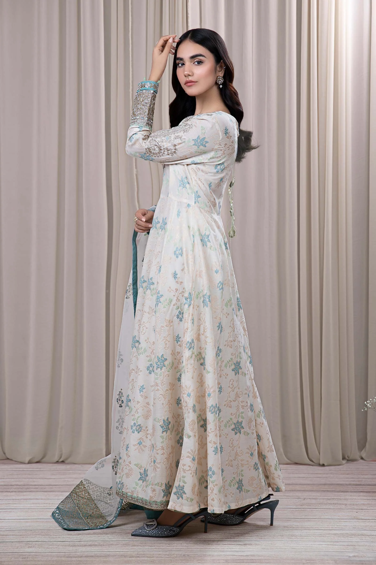 3 Piece Embroidered Jacquard Broshia Suit - Image 9