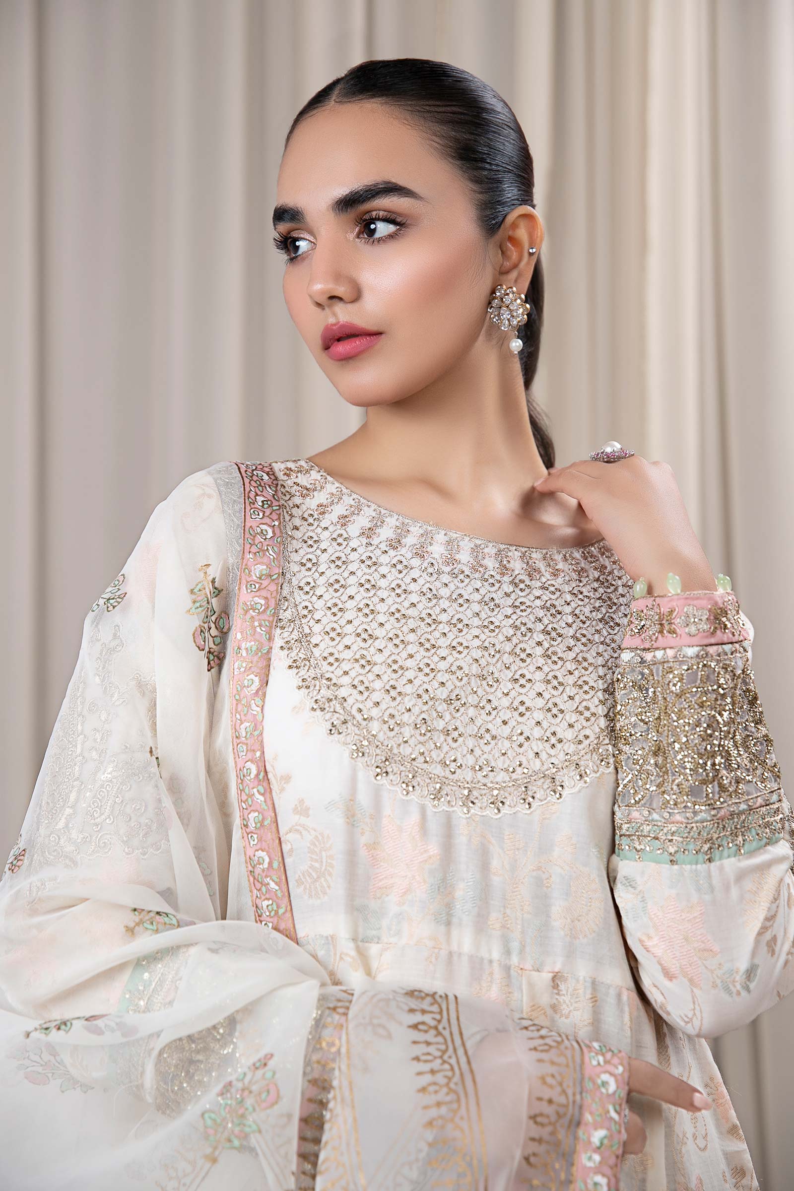 3 Piece Embroidered Jacquard Broshia Suit - Image 4