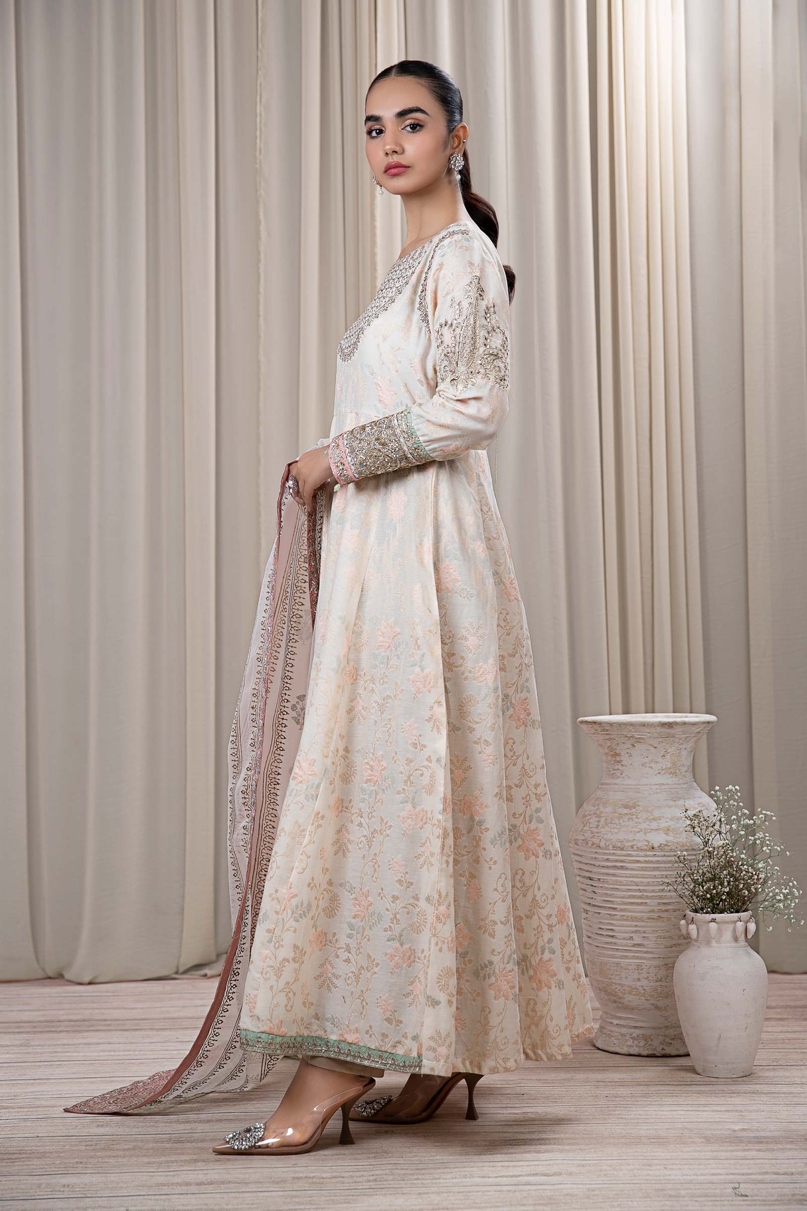 3 Piece Embroidered Jacquard Broshia Suit - Image 6