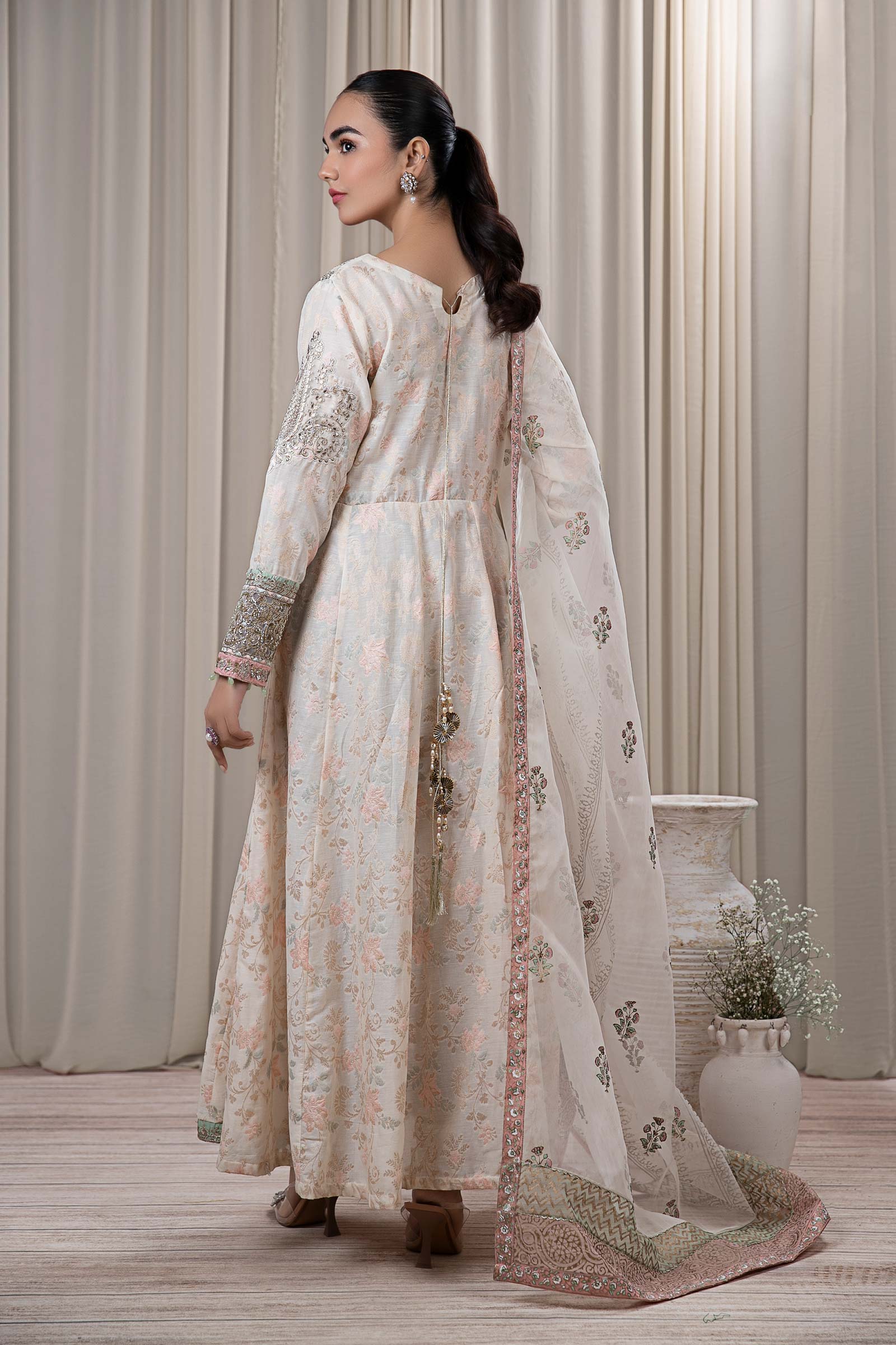 3 Piece Embroidered Jacquard Broshia Suit - Image 7