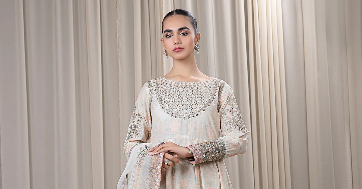 3 Piece Embroidered Jacquard Broshia Suit - Image 8