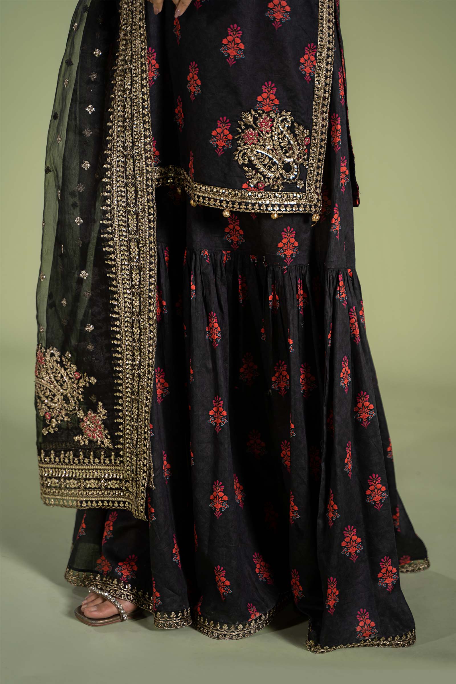 3 Piece Embroidered Lawn Suit - Image 4