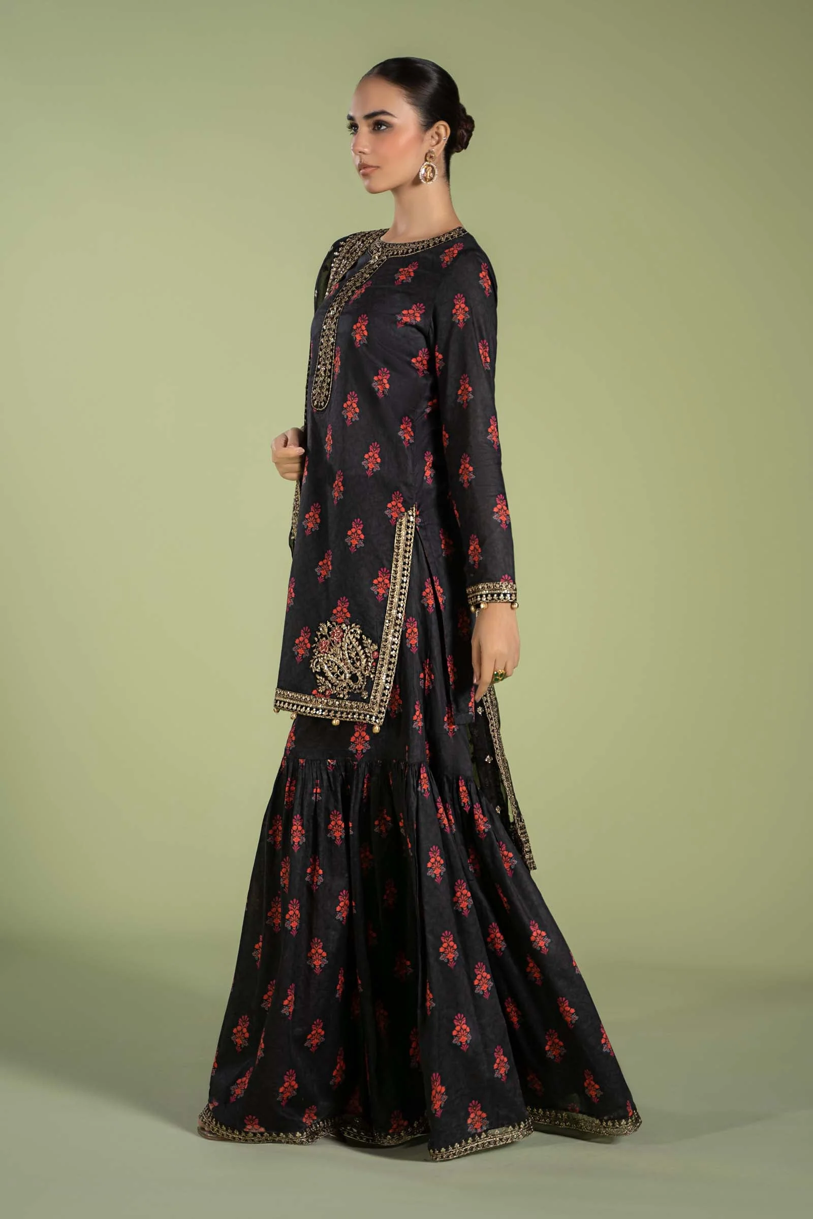 3 Piece Embroidered Lawn Suit - Image 8