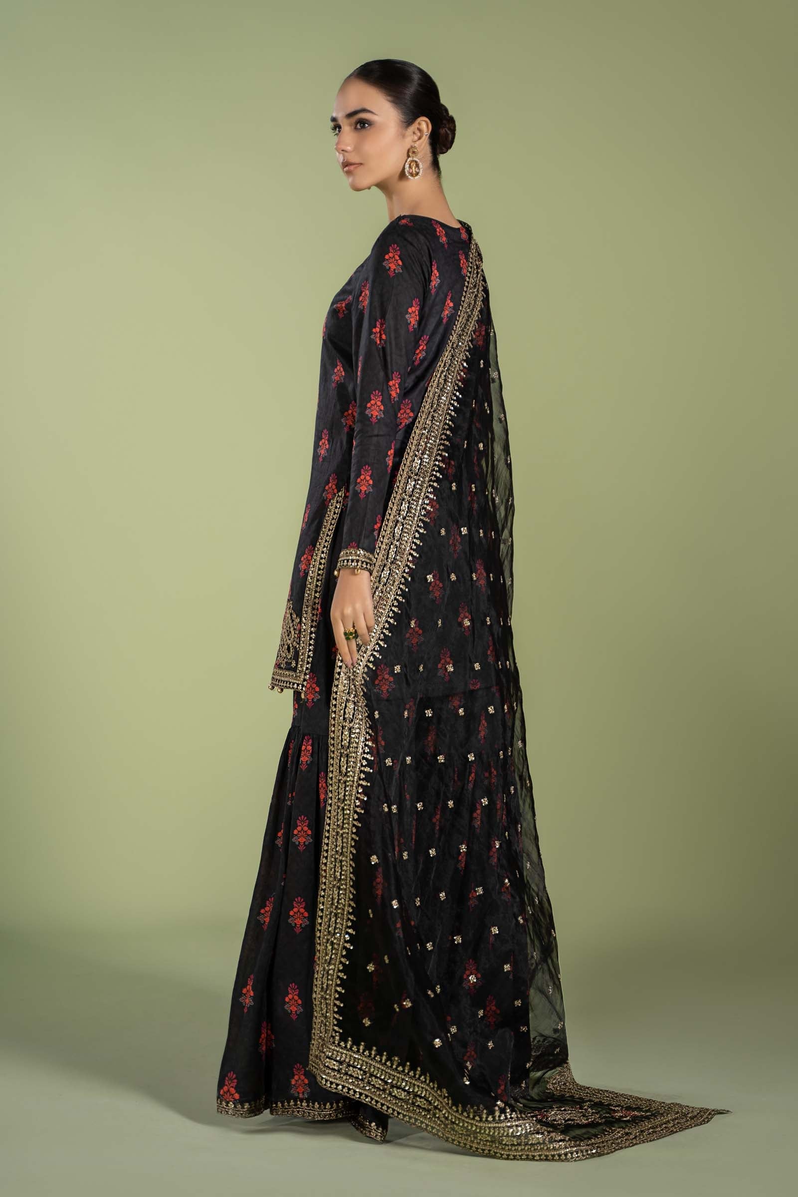 3 Piece Embroidered Lawn Suit - Image 9