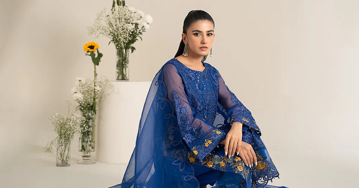 3 Piece Embroidered Organza Suit - Image 7