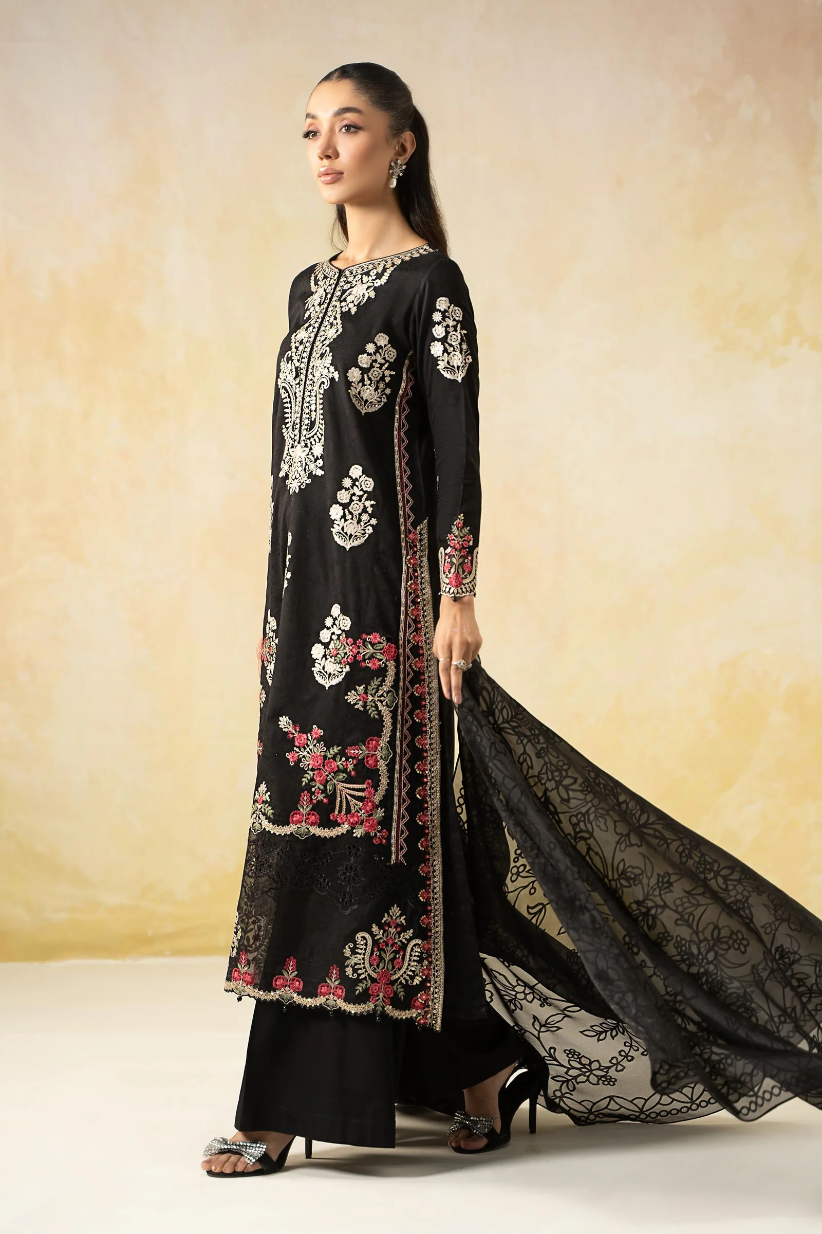 3 Piece Embroidered Self Jacquard Lawn Suit - Image 4