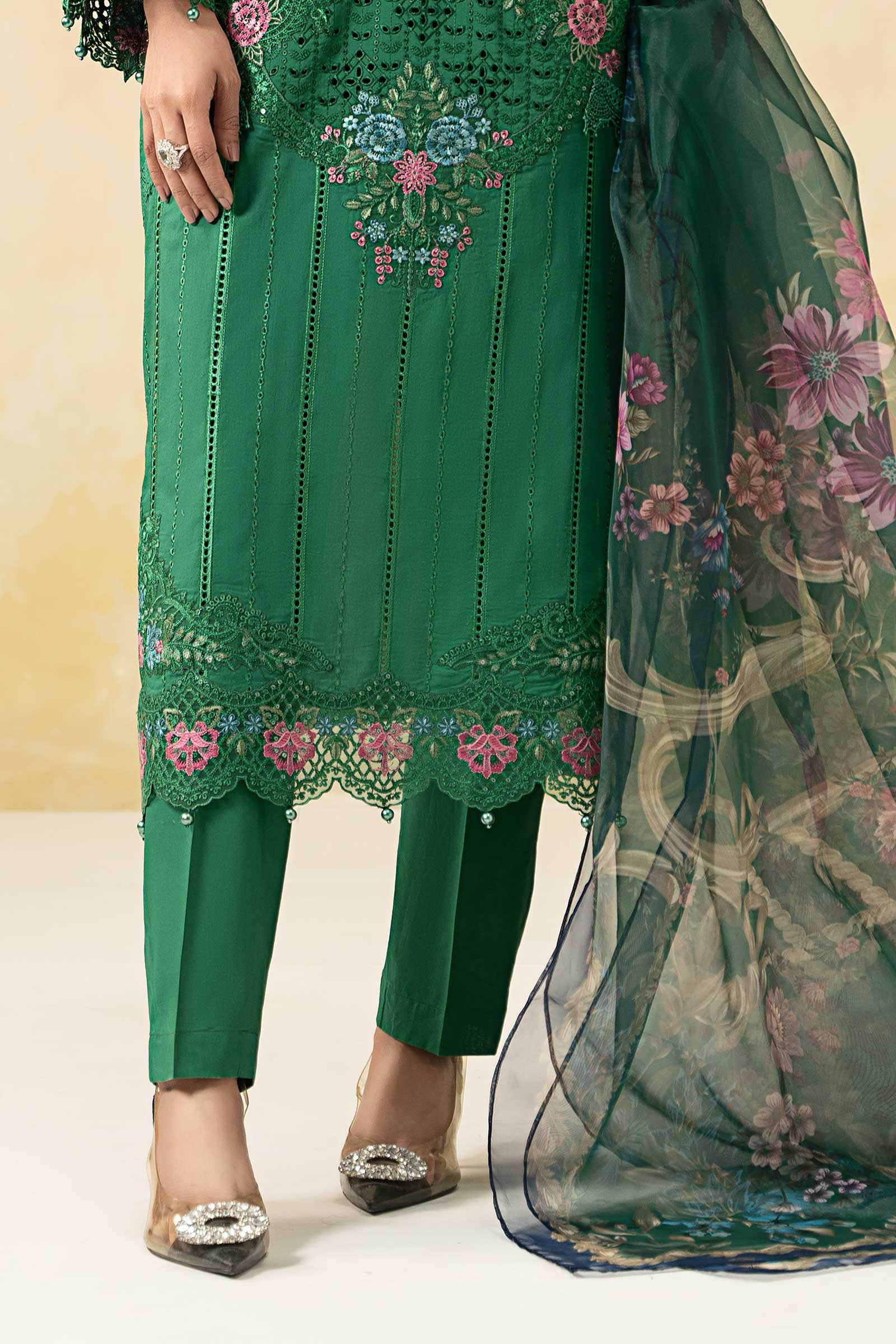 3 Piece Embroidered Lawn Suit - Image 5
