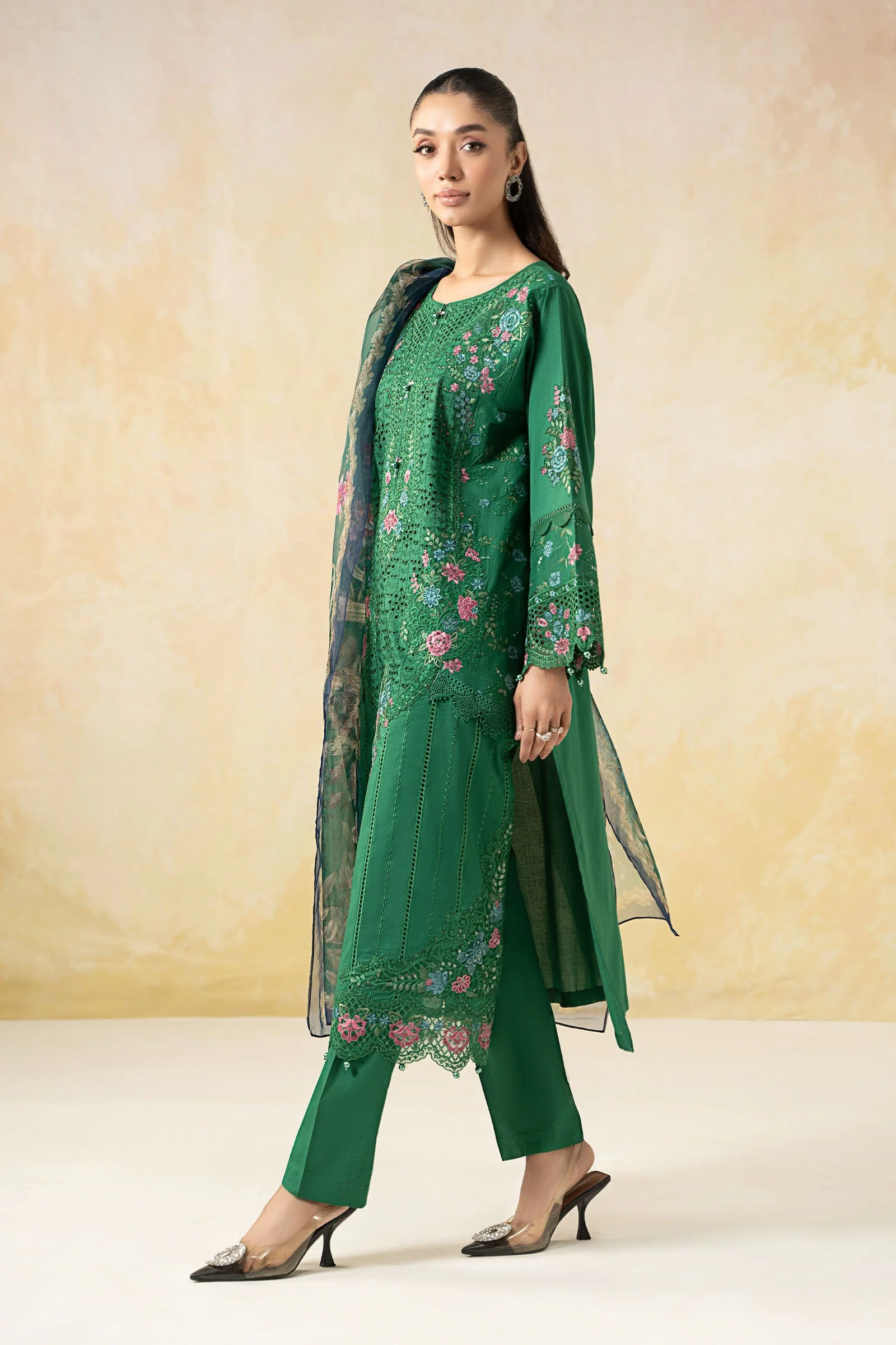 3 Piece Embroidered Lawn Suit - Image 6