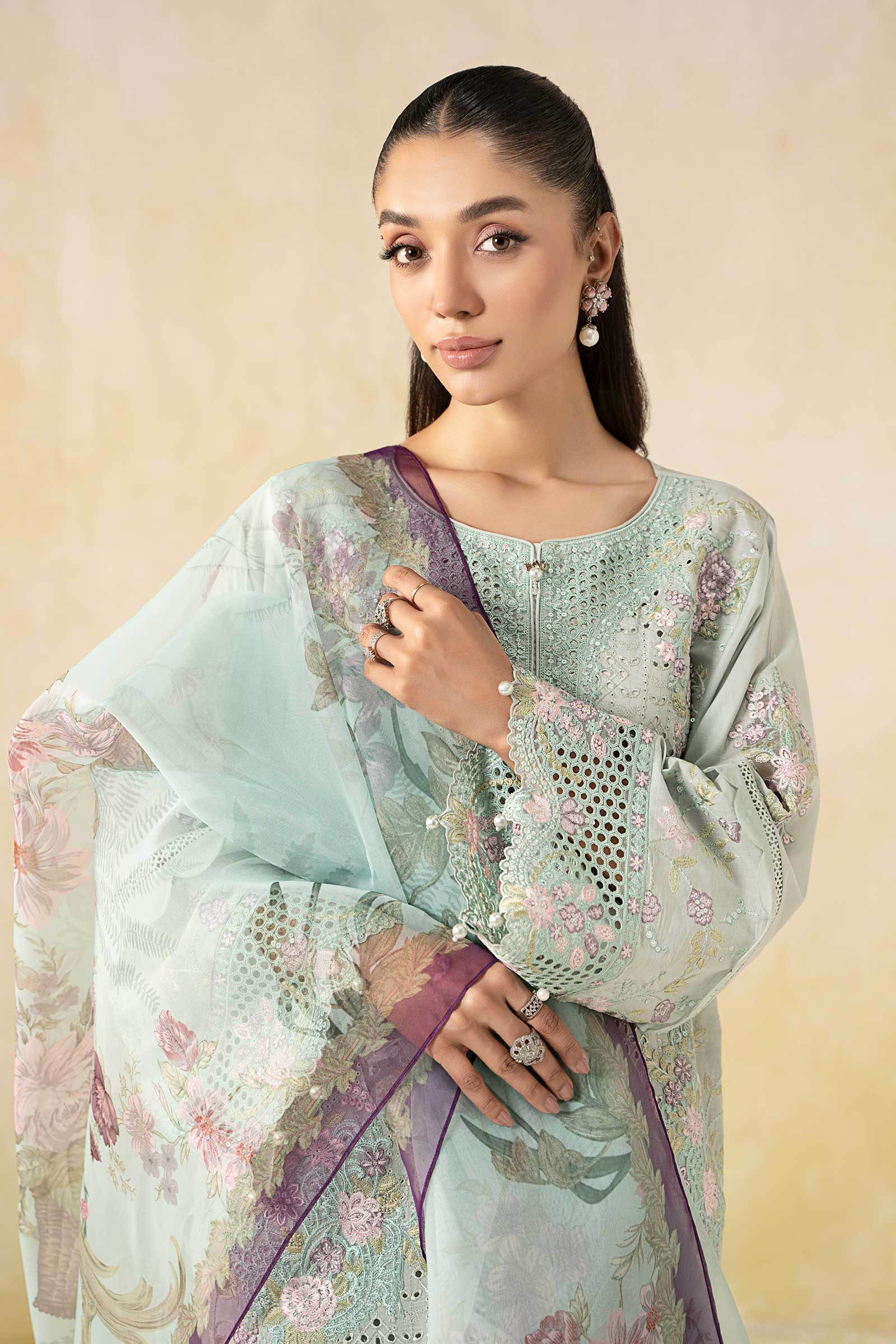 3 Piece Embroidered Lawn Suit - Image 2