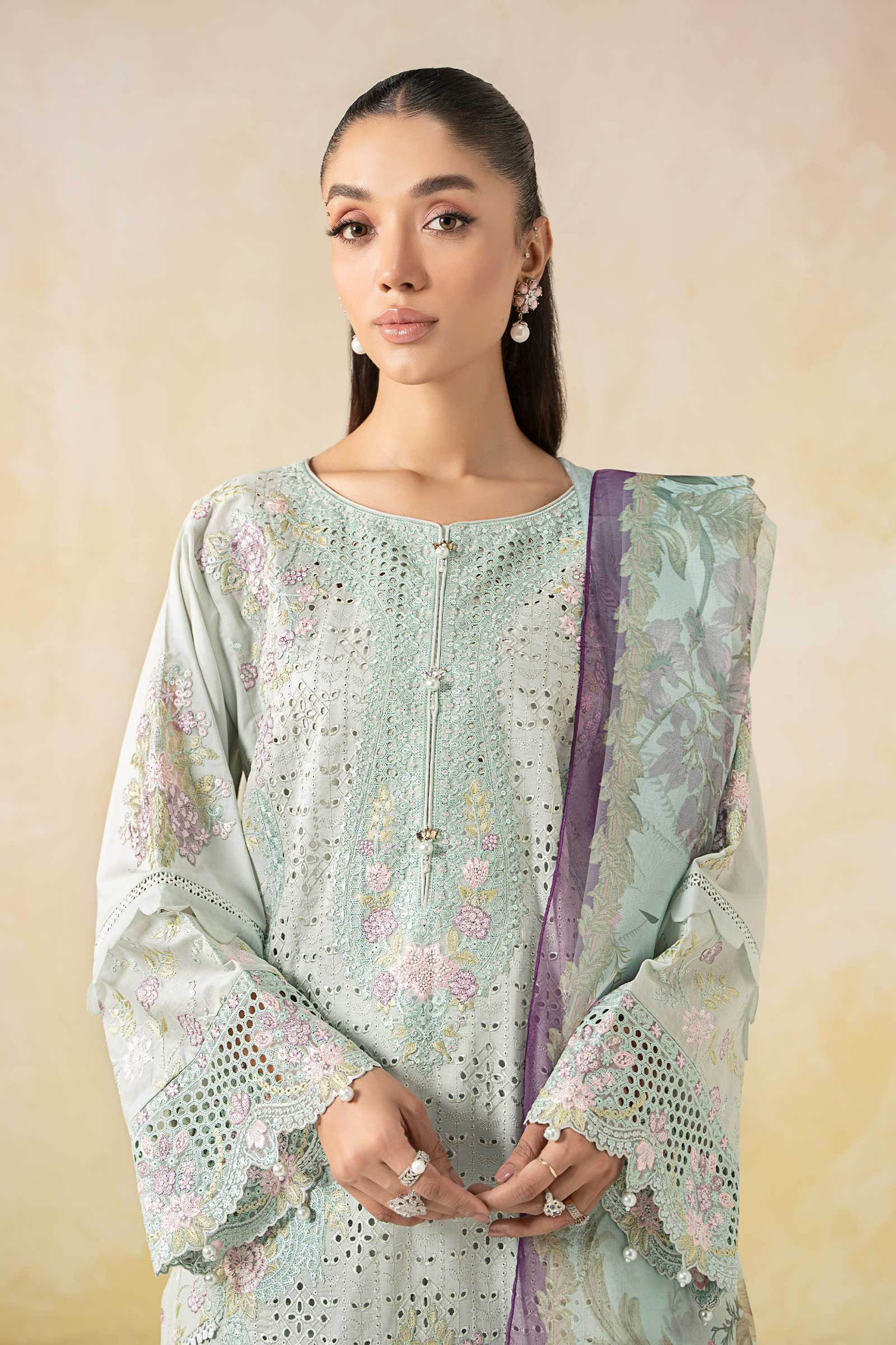 3 Piece Embroidered Lawn Suit - Image 3