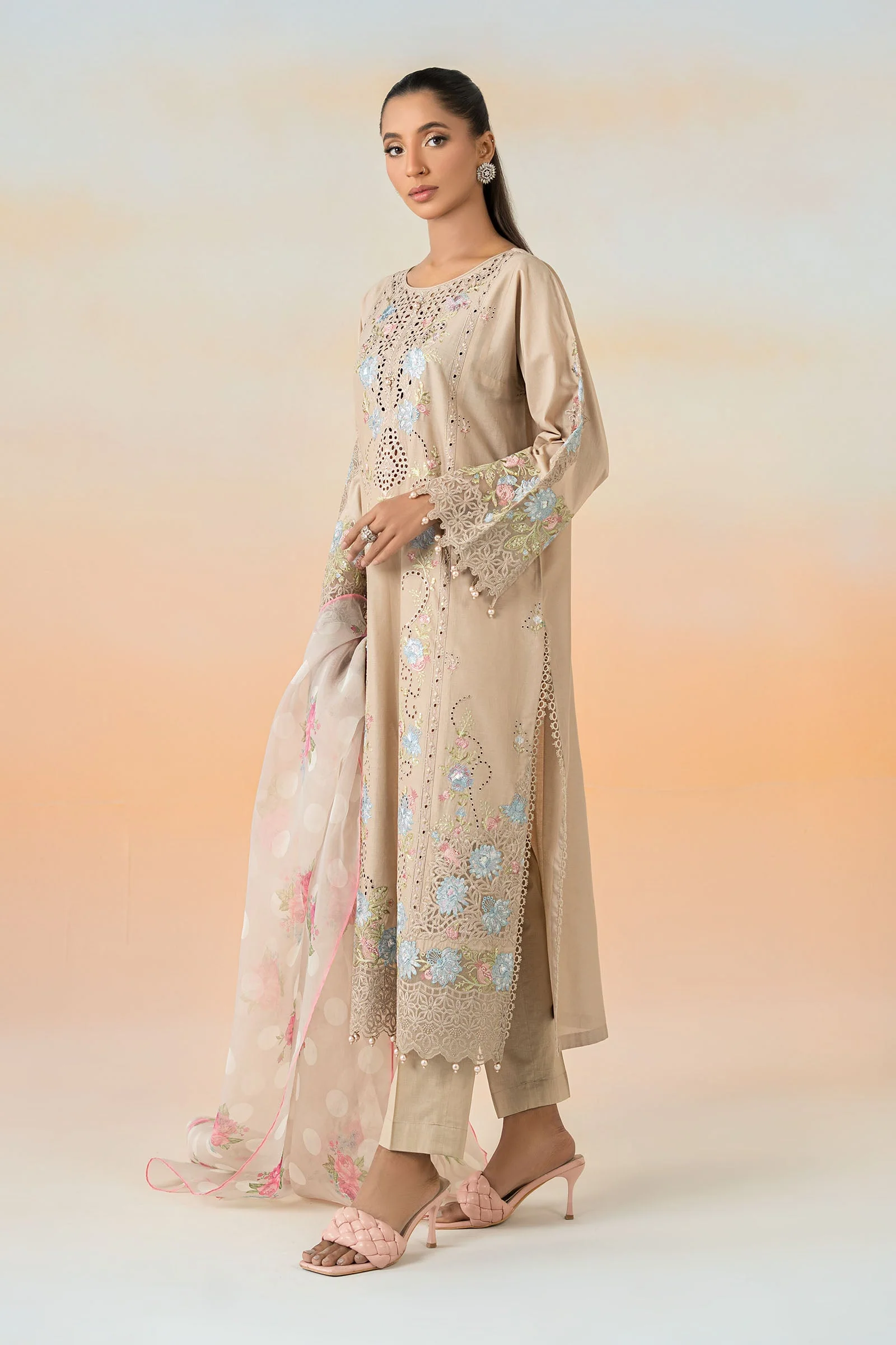 3 Piece Embroidered Lawn Suit - Image 5