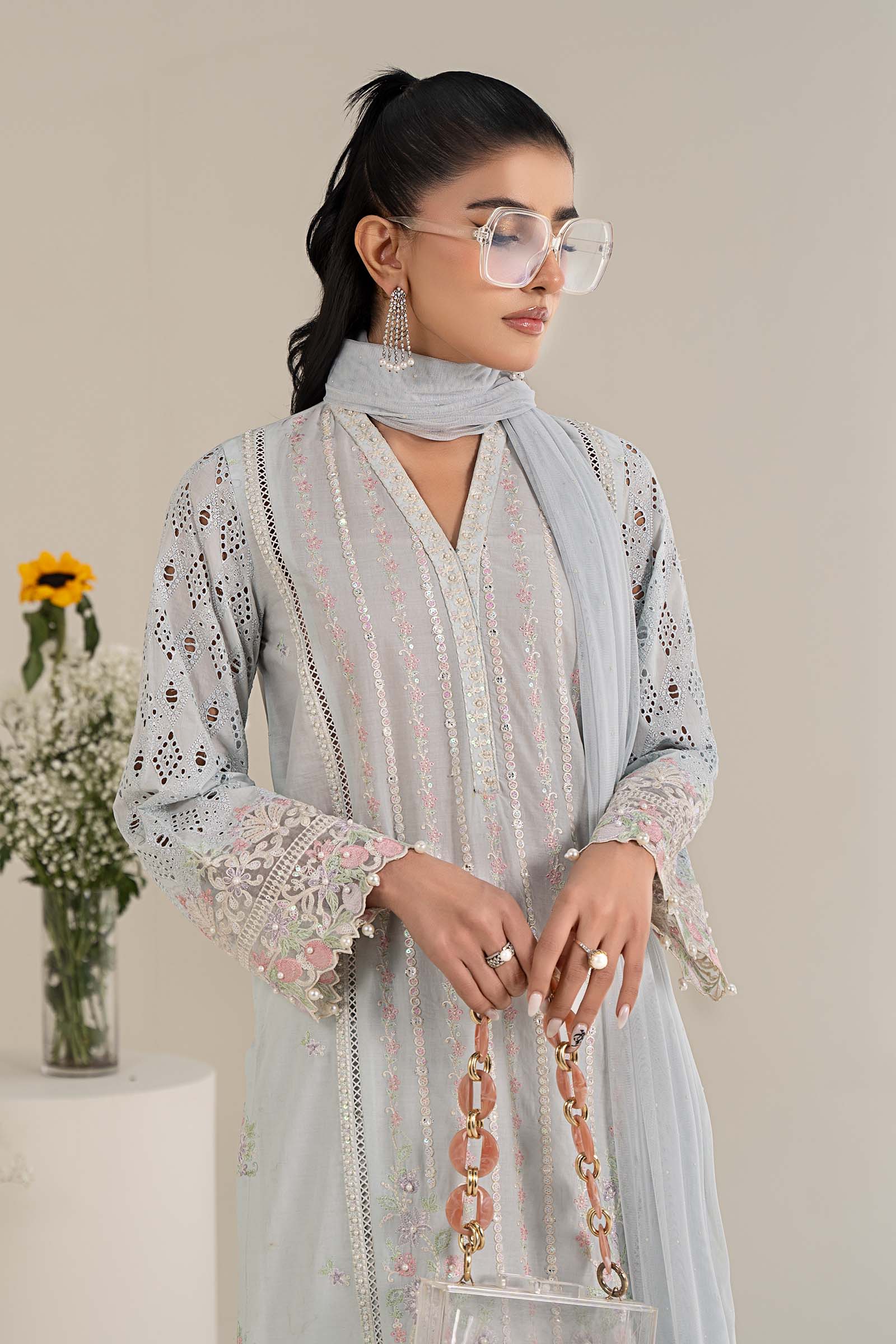 3 Piece Embroidered Lawn Suit - Image 2