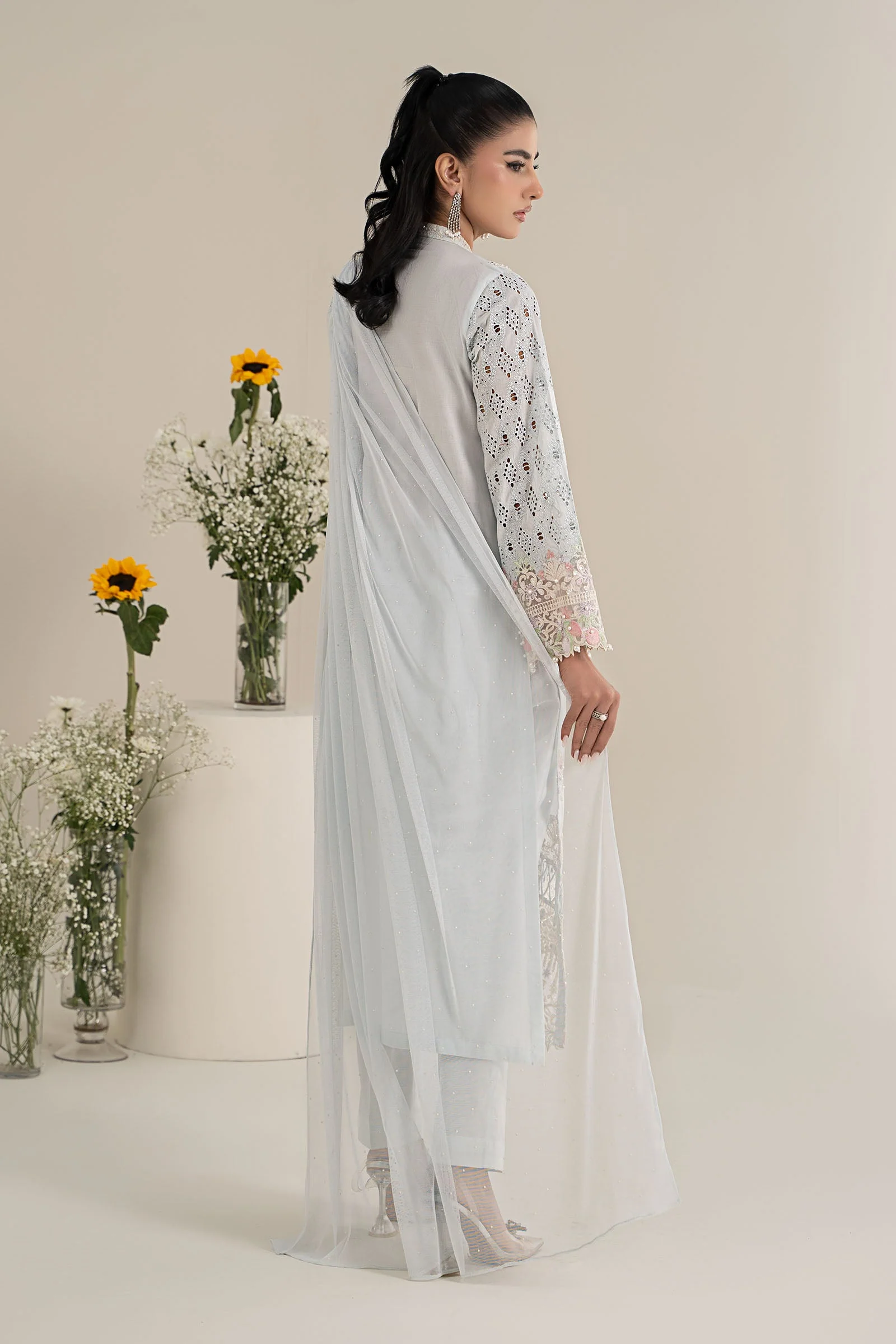 3 Piece Embroidered Lawn Suit - Image 6
