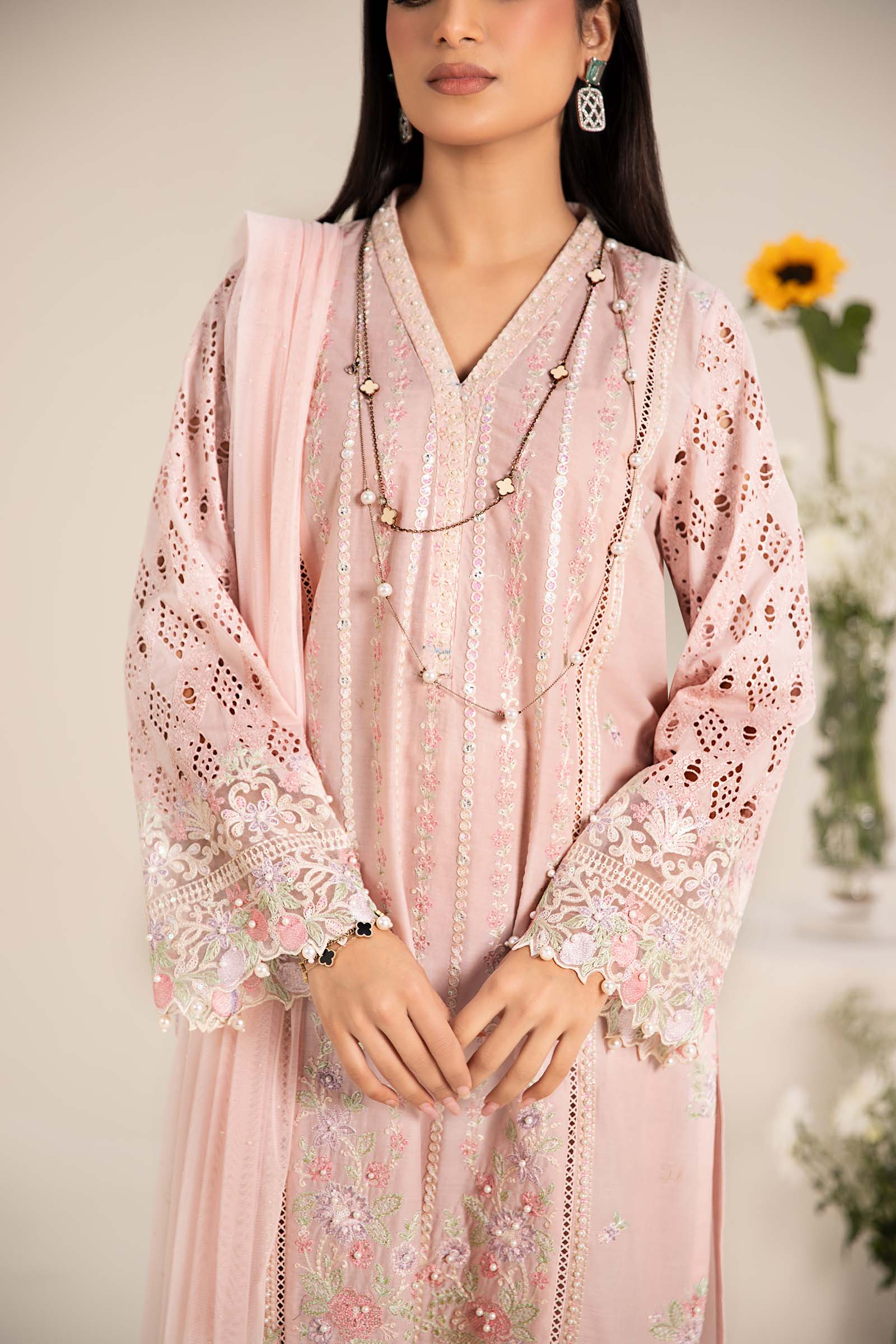 3 Piece Embroidered Lawn Suit - Image 3
