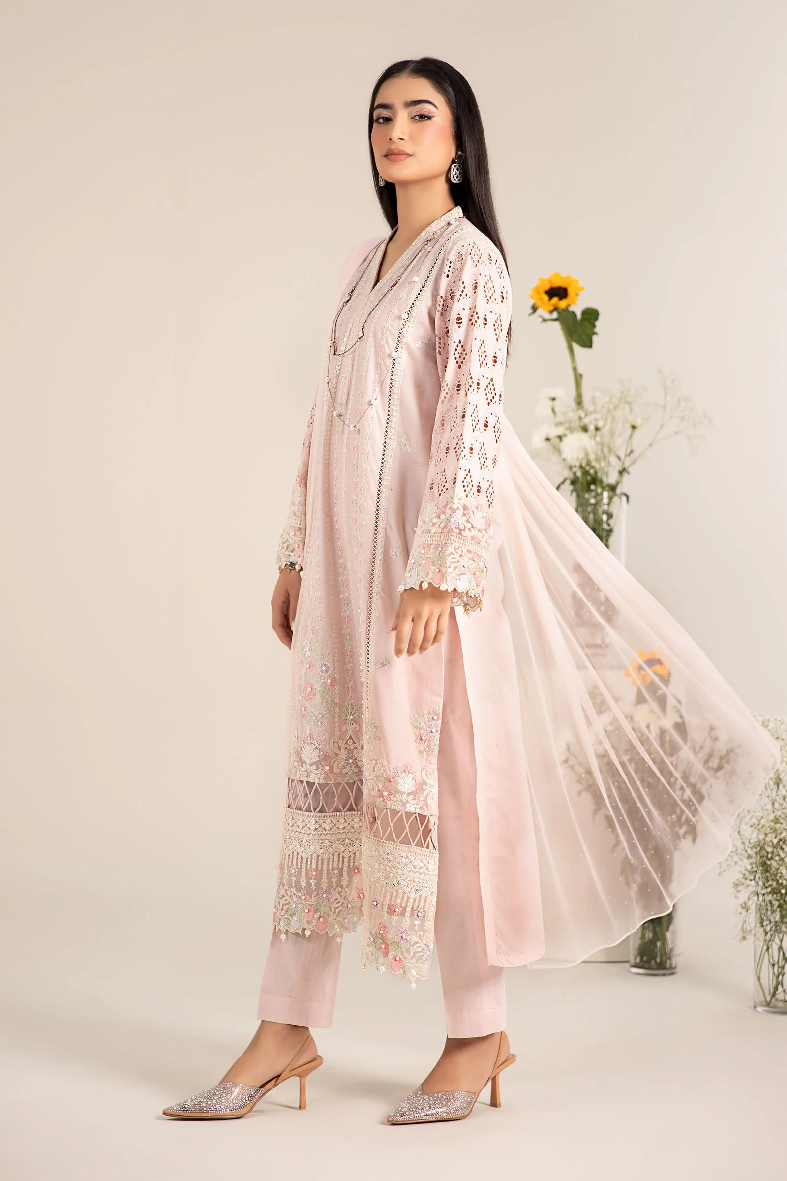 3 Piece Embroidered Lawn Suit - Image 6