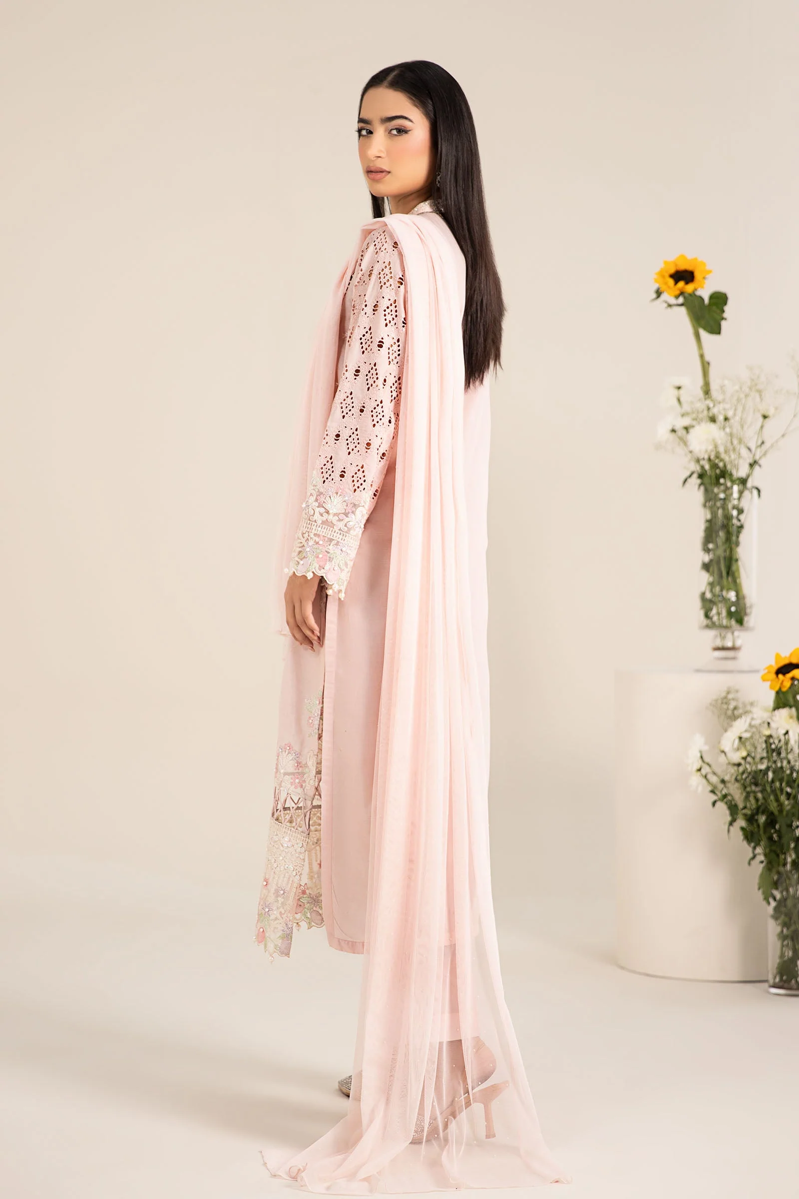 3 Piece Embroidered Lawn Suit - Image 7