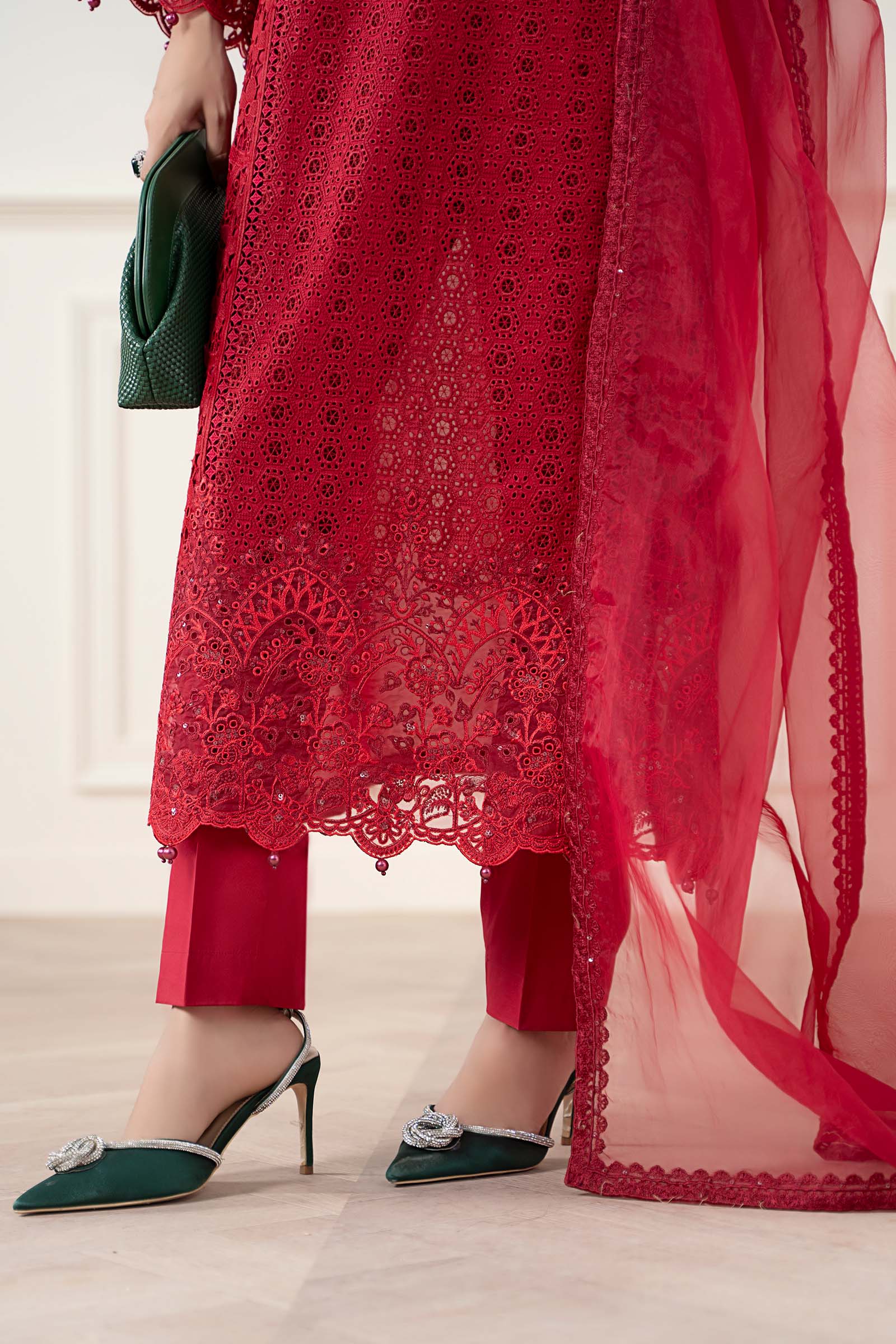 3 Piece Embroidered Lawn Suit - Image 5