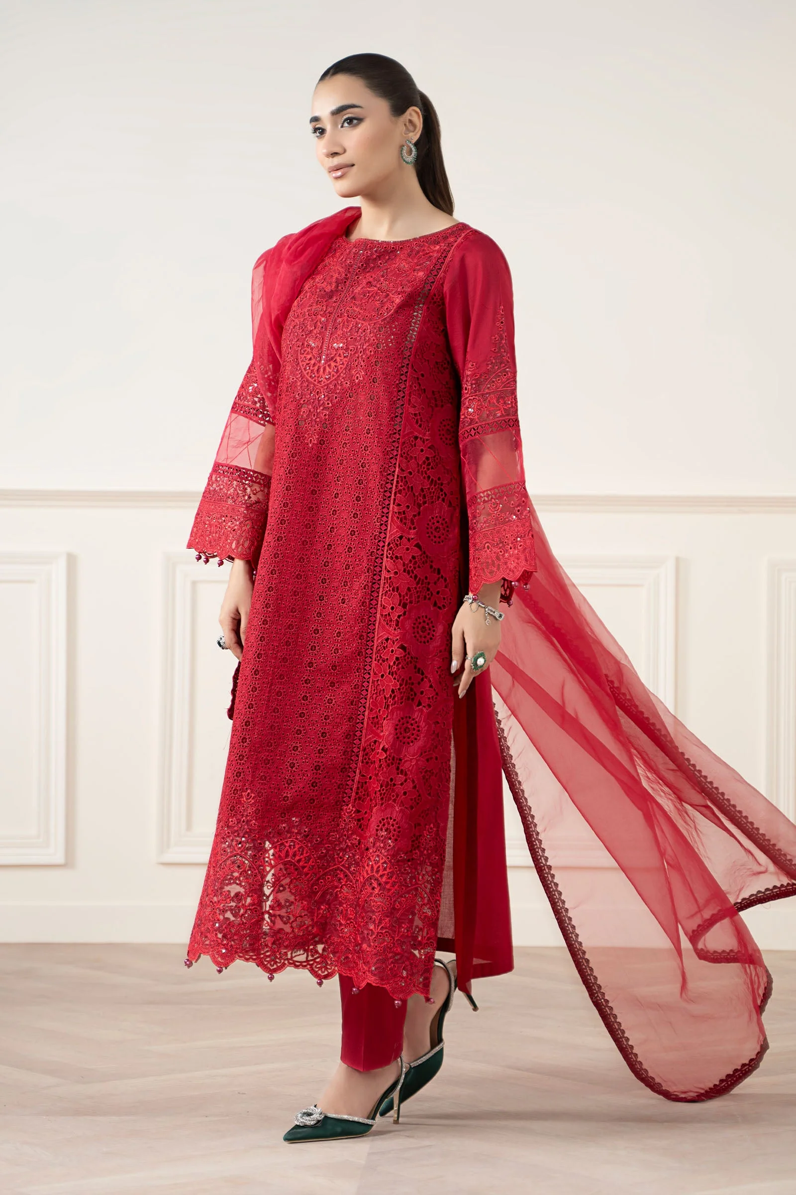 3 Piece Embroidered Lawn Suit - Image 6