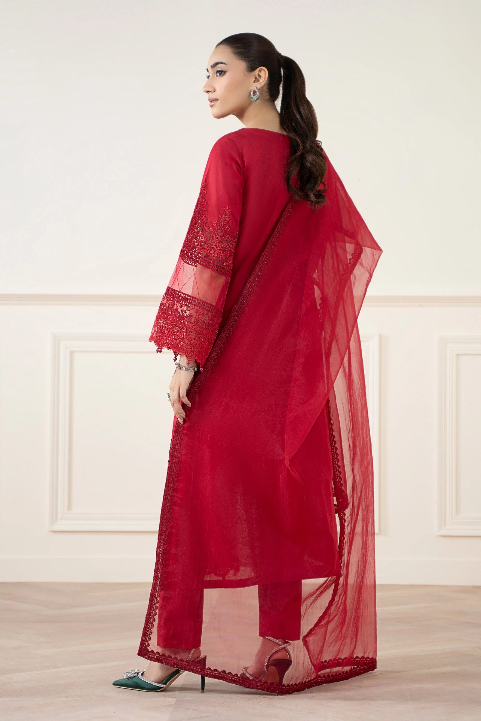 3 Piece Embroidered Lawn Suit - Image 7