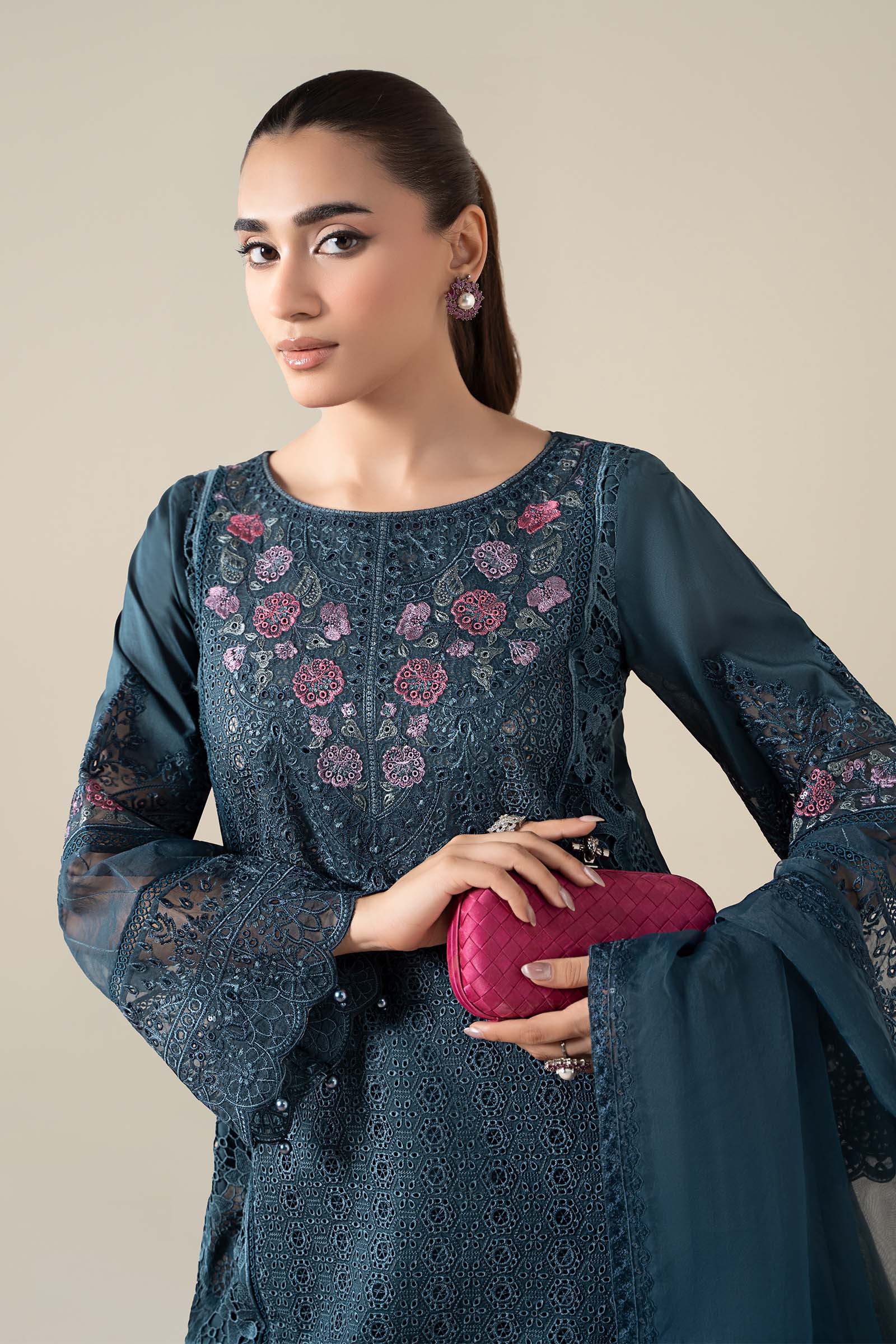 3 Piece Embroidered Lawn Suit - Image 2