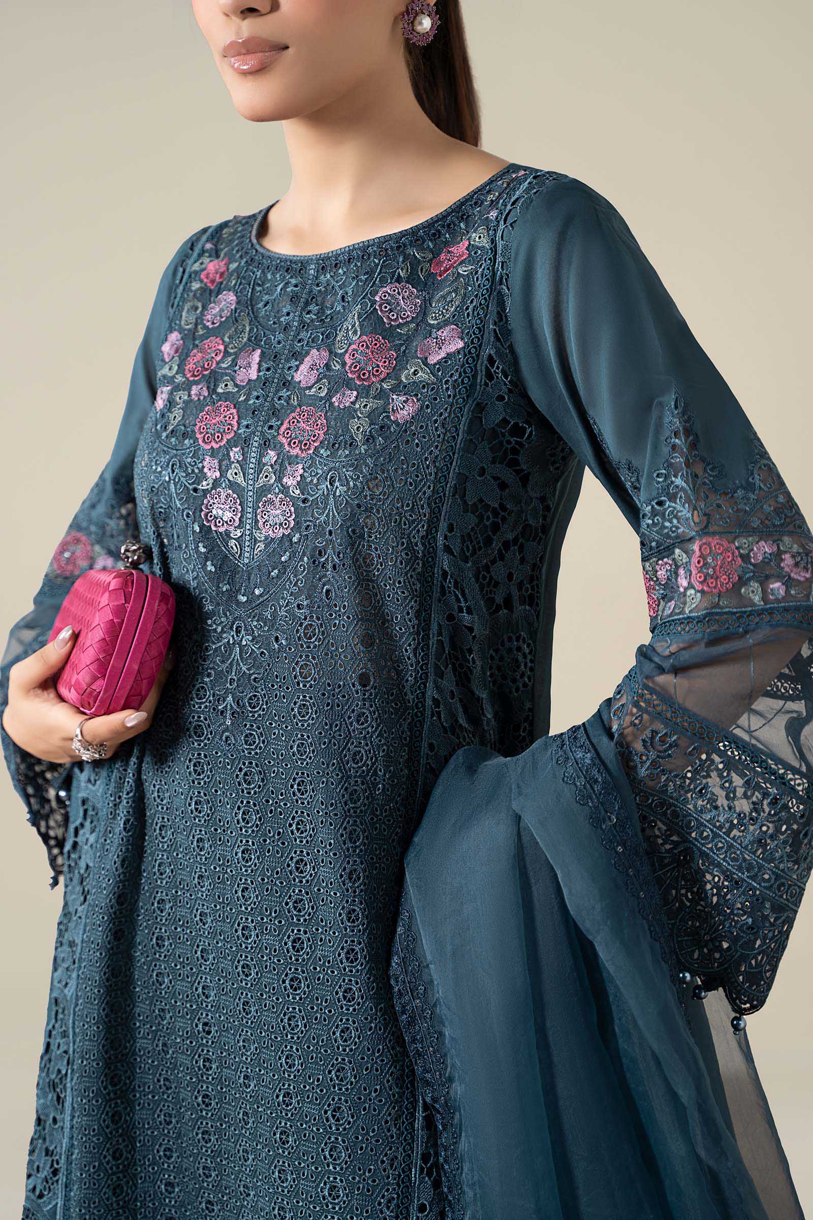 3 Piece Embroidered Lawn Suit - Image 4