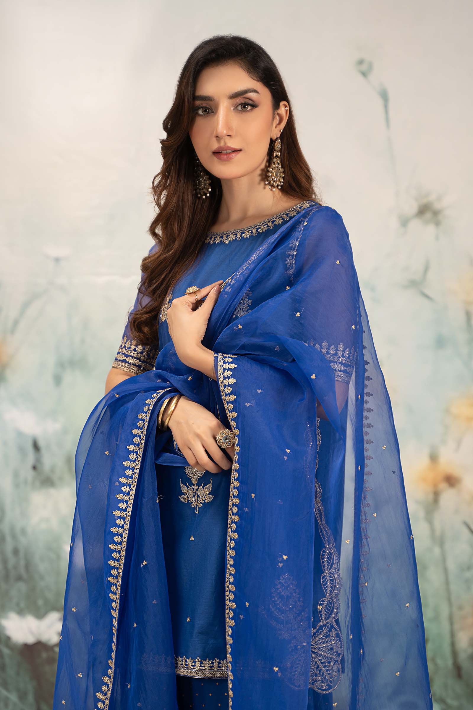 3 Piece Embroidered Lawn Suit - Image 3