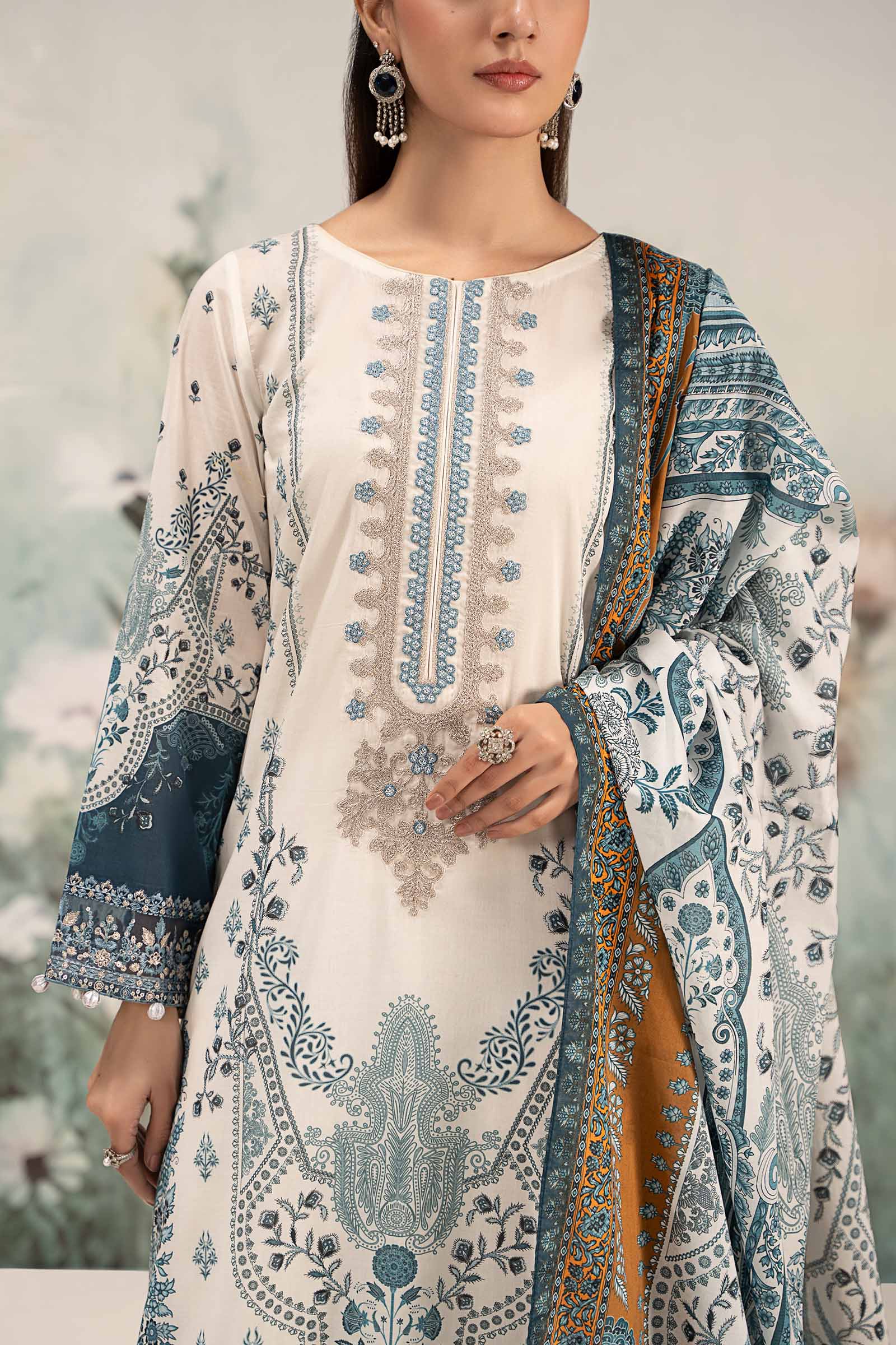 3 Piece Embroidered Lawn Suit - Image 5