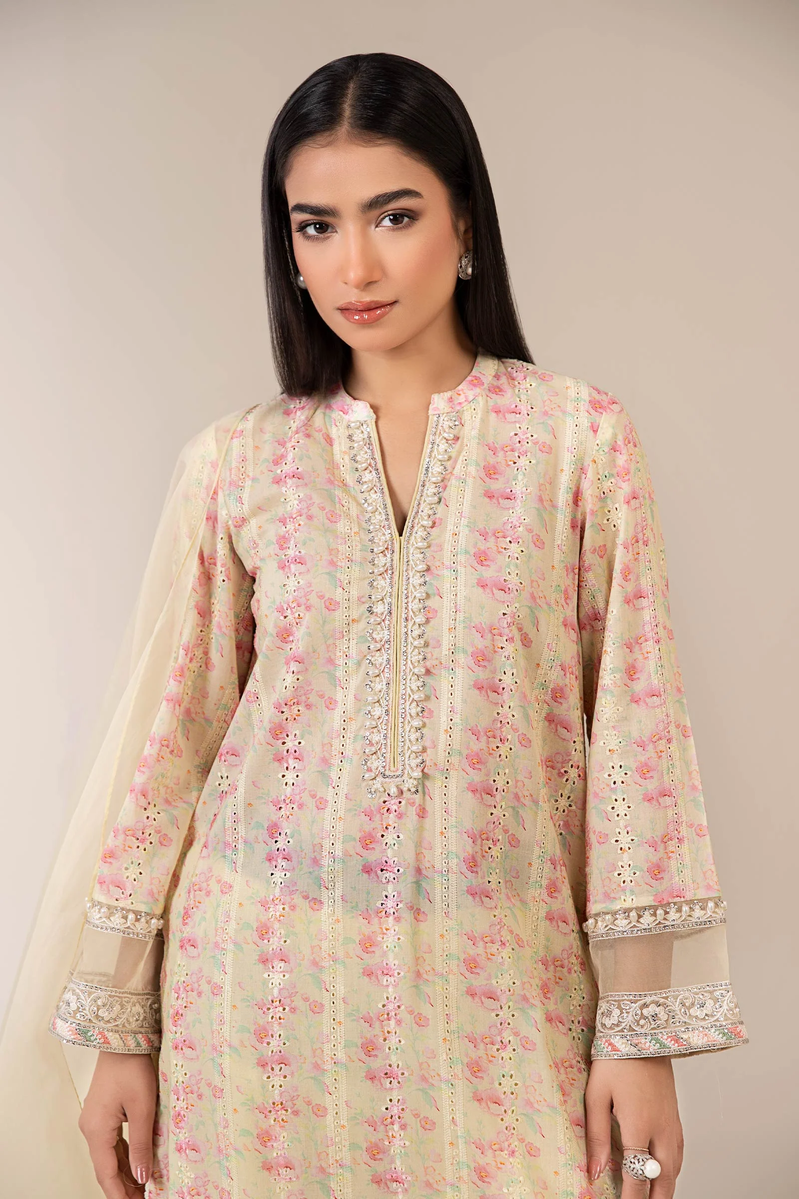 3 Piece Embroidered Lawn Suit - Image 2