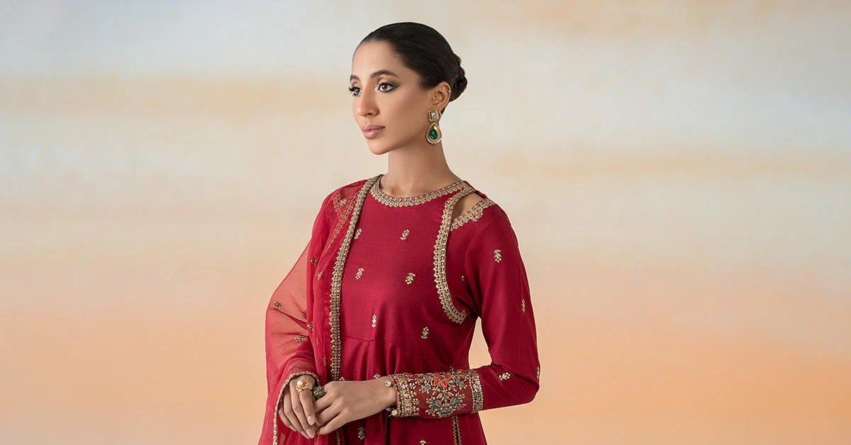 3 Piece Embroidered Lawn Suit - Image 7