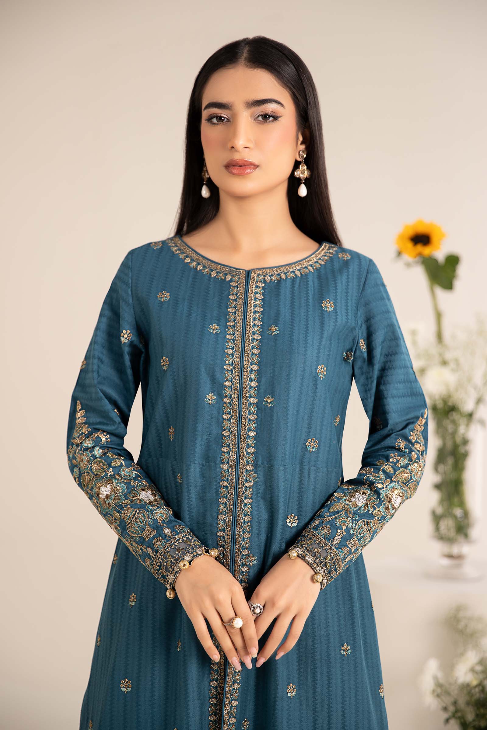 3 Piece Embroidered Lawn Suit - Image 3