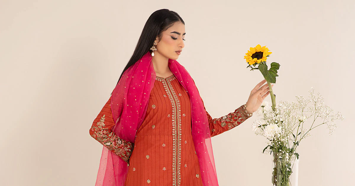 3 Piece Embroidered Lawn Suit - Image 11