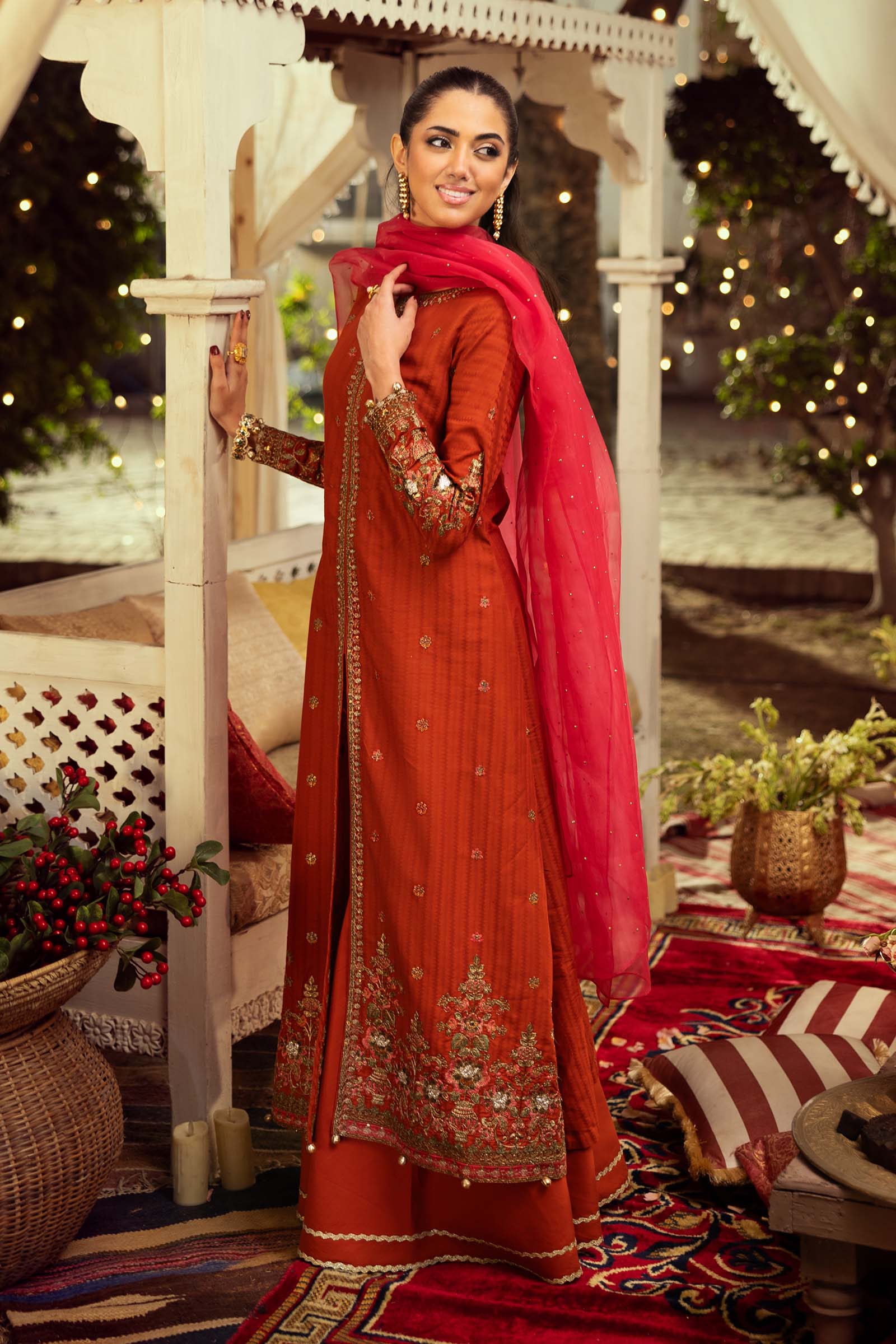 3 Piece Embroidered Lawn Suit - Image 3