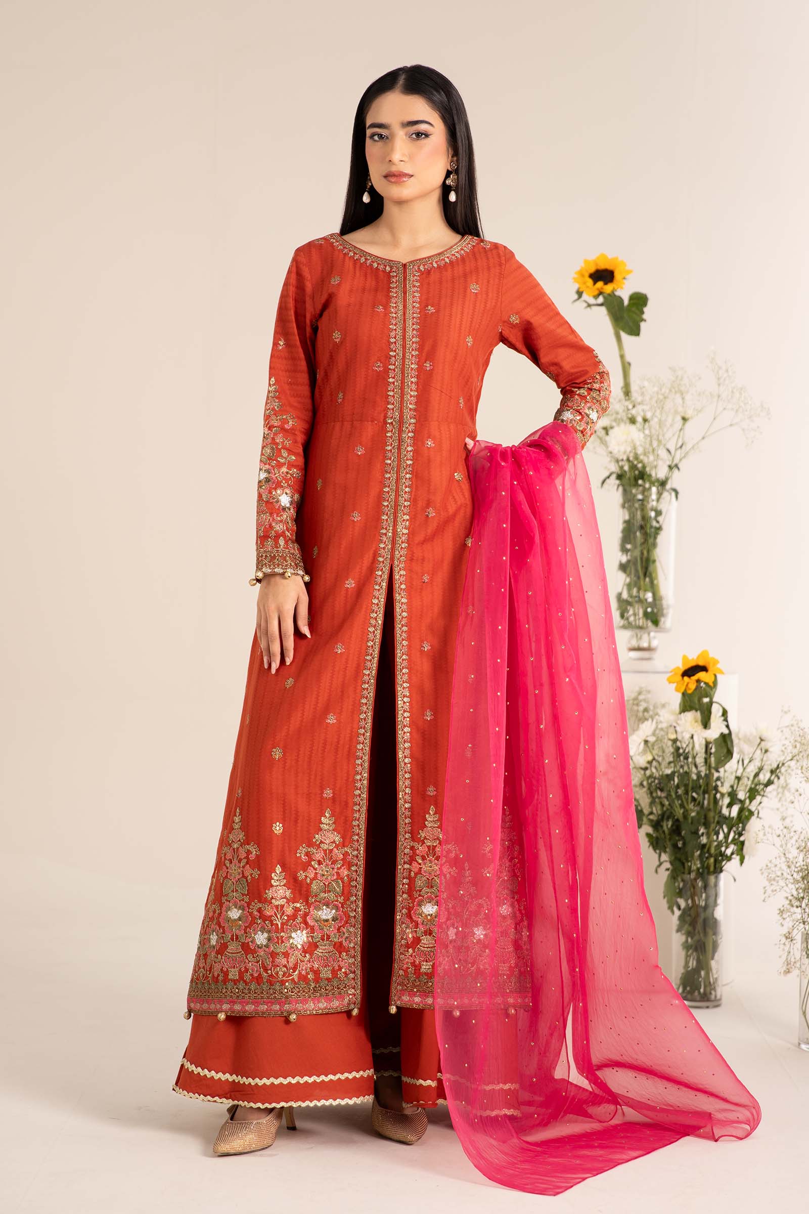 3 Piece Embroidered Lawn Suit - Image 4