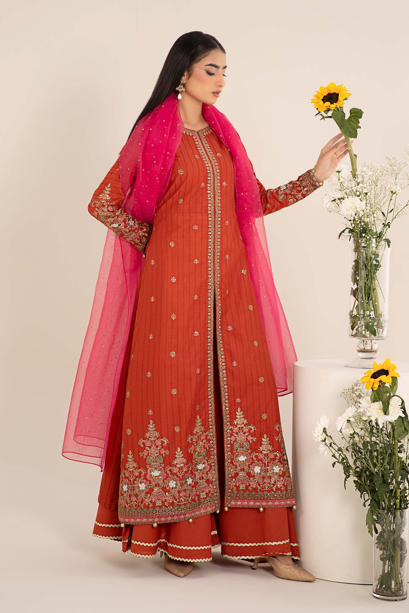 3 Piece Embroidered Lawn Suit - Image 6