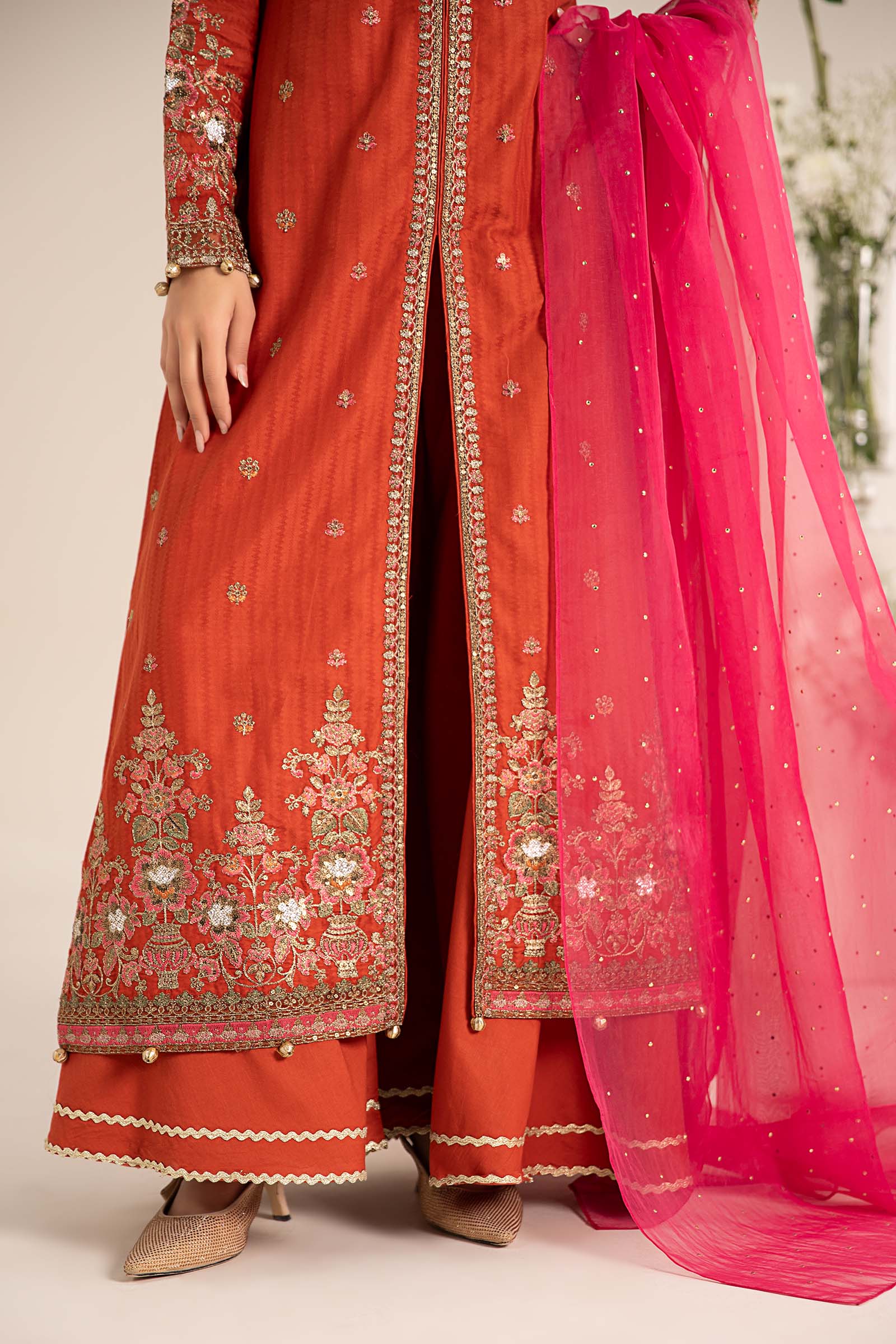 3 Piece Embroidered Lawn Suit - Image 8