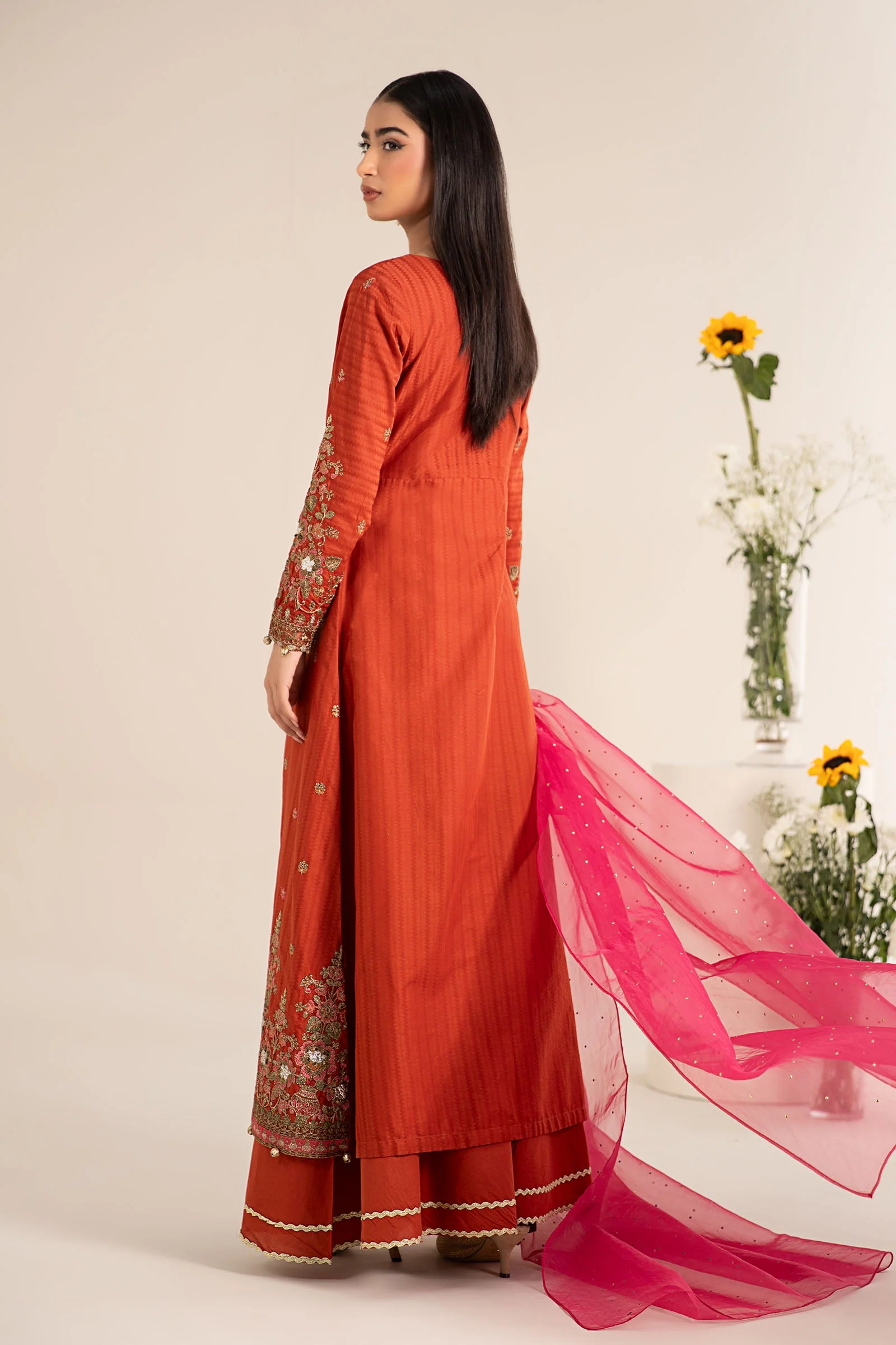 3 Piece Embroidered Lawn Suit - Image 9