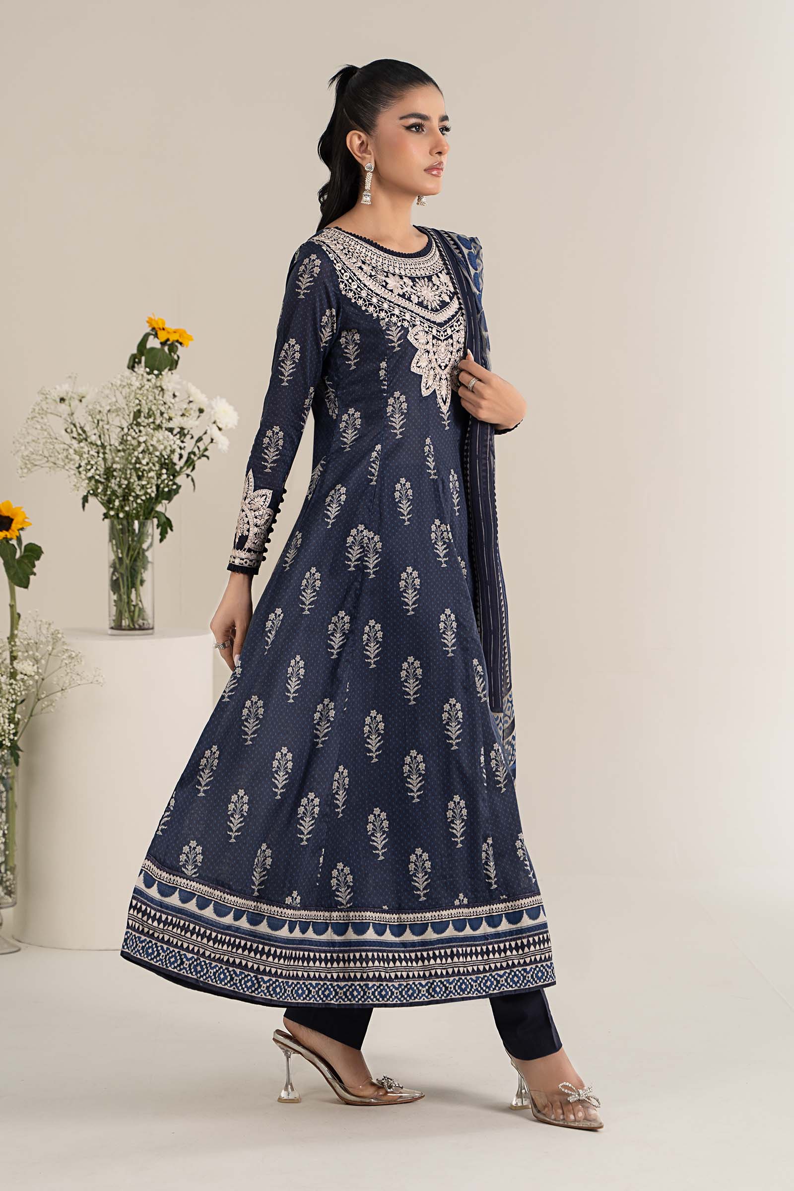 3 Piece Printed Lawn Suit - Image 4