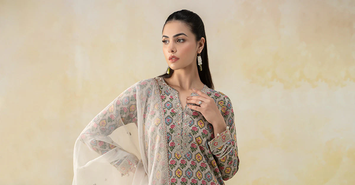 3 Piece Printed Lawn Suit - Image 7