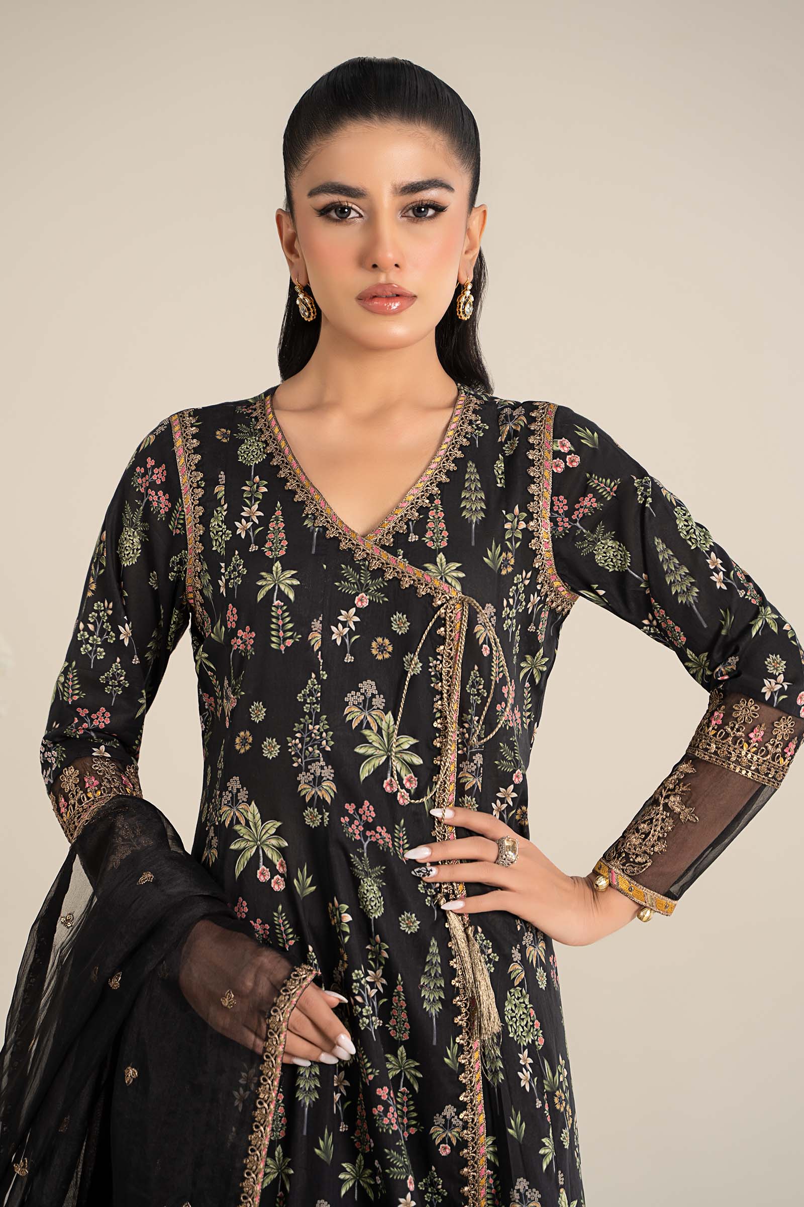 3 Piece Embroidered Lawn Suit - Image 3