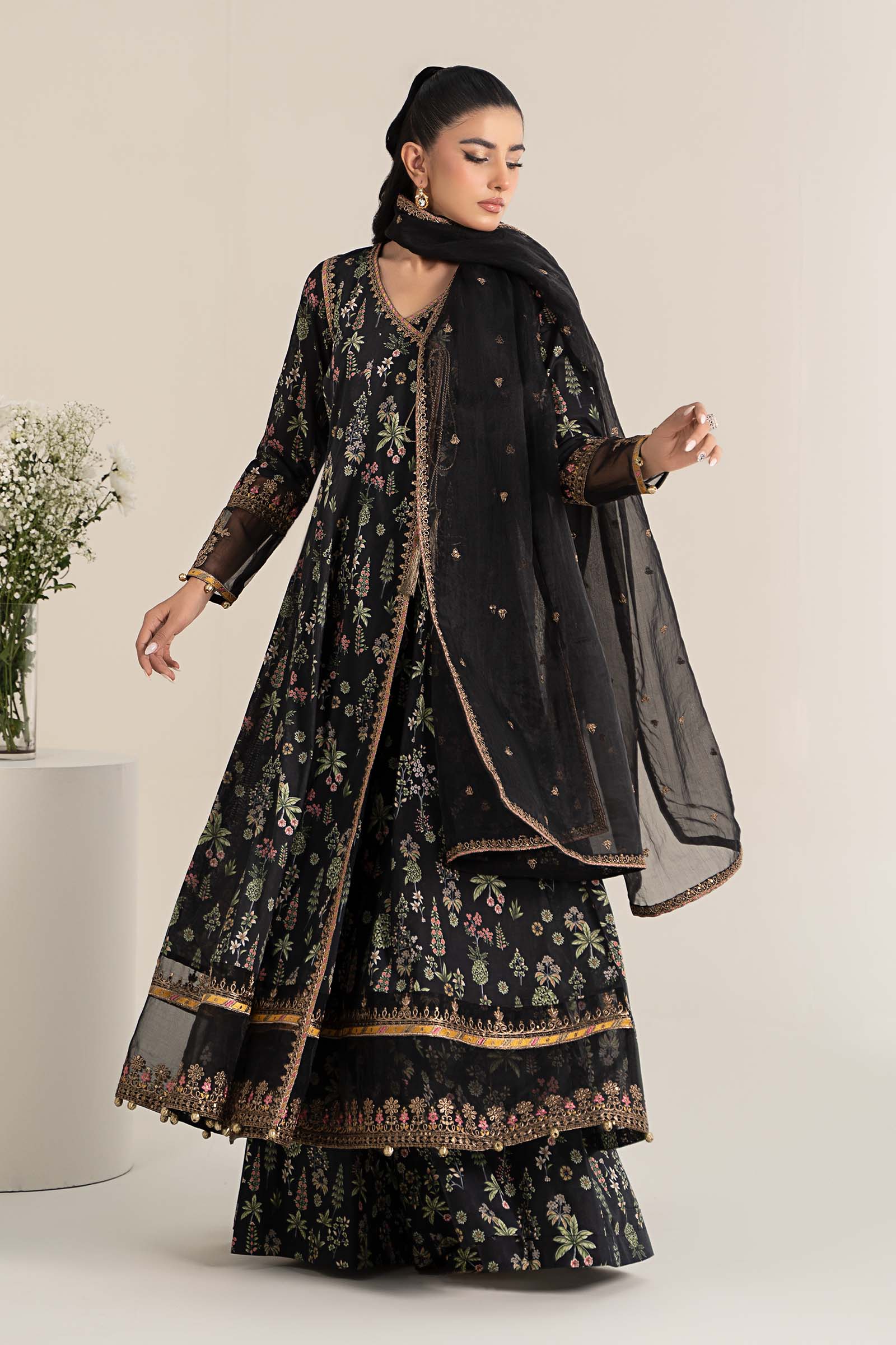 3 Piece Embroidered Lawn Suit - Image 6