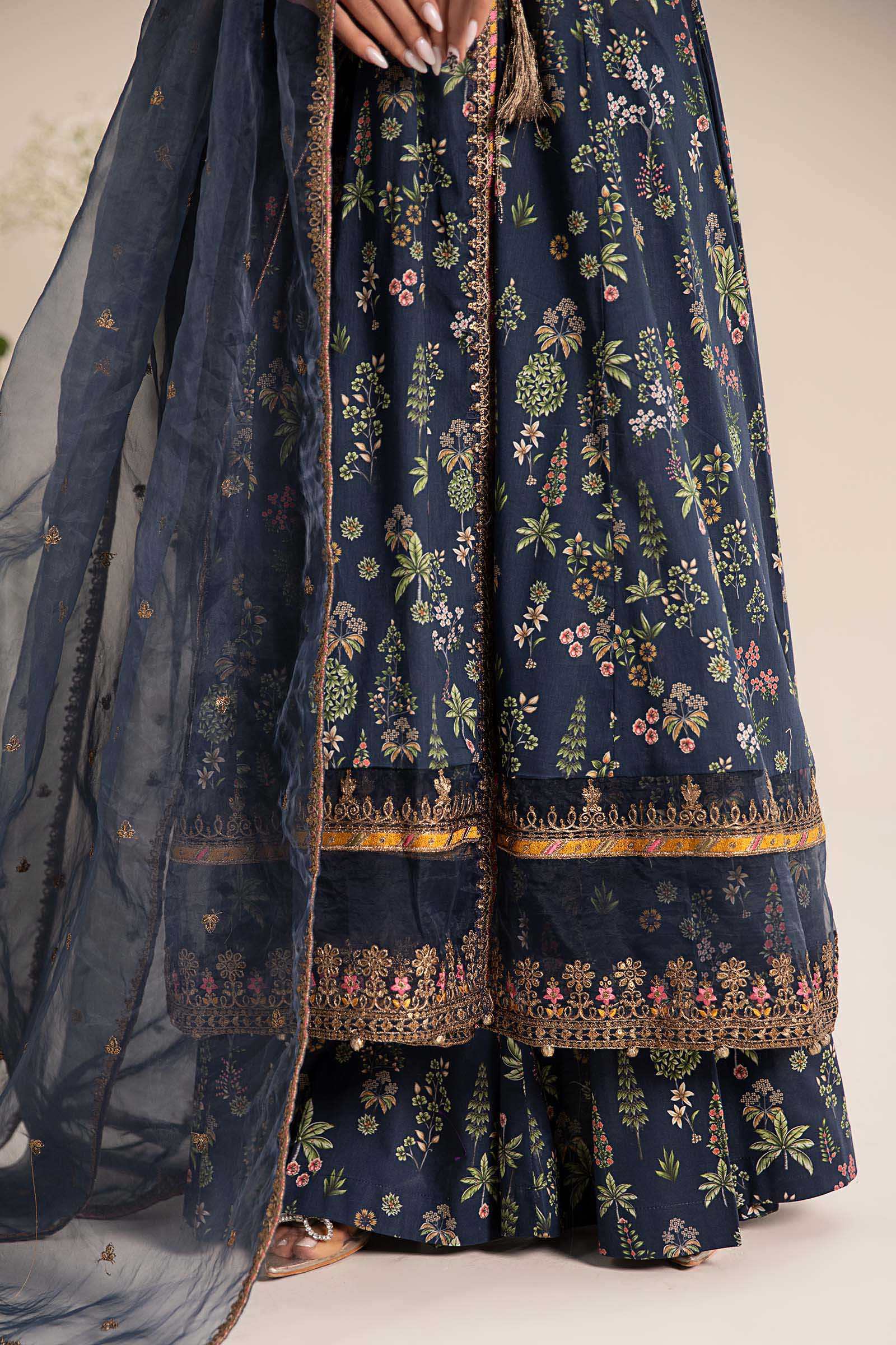 3 Piece Embroidered Lawn Suit - Image 4