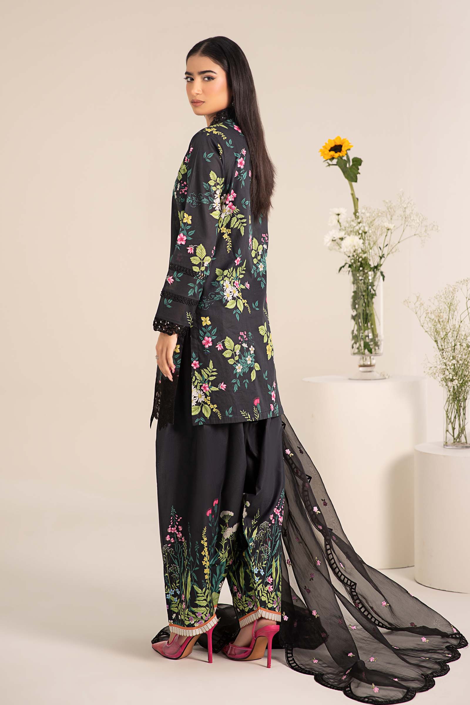 3 Piece Printed Lawn Suit - Image 6