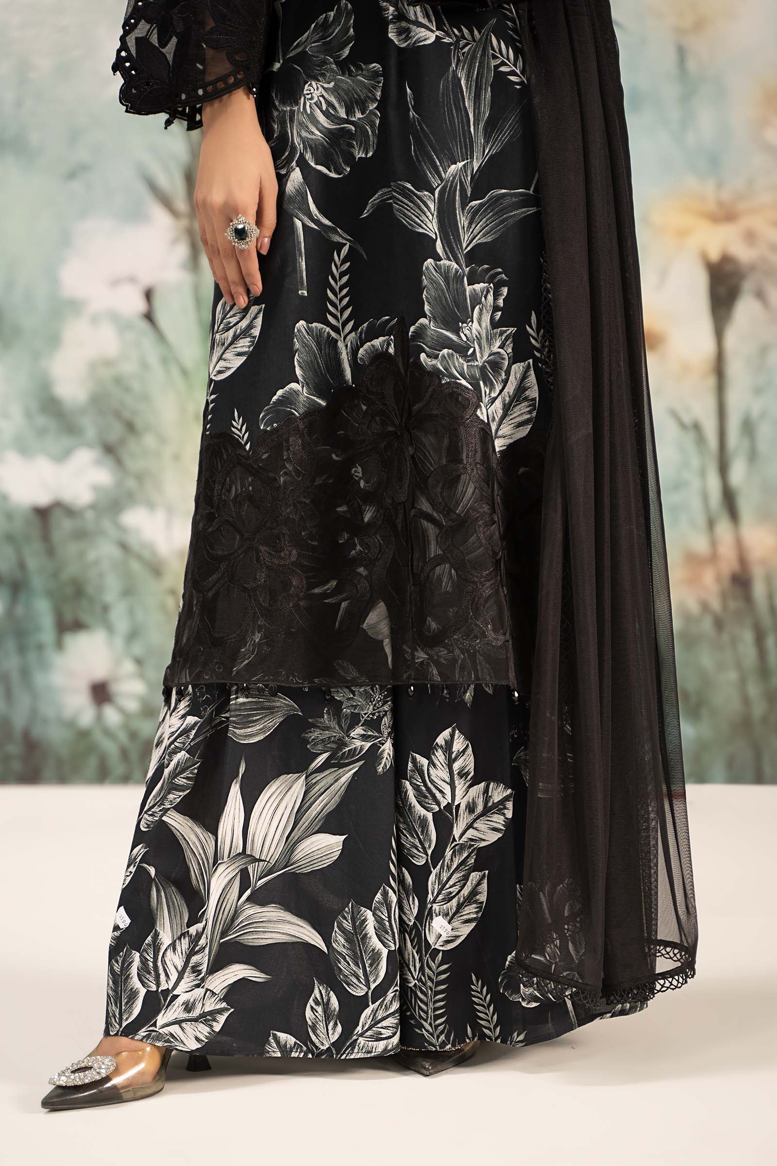 3 Piece Printed Lawn Suit - Image 5