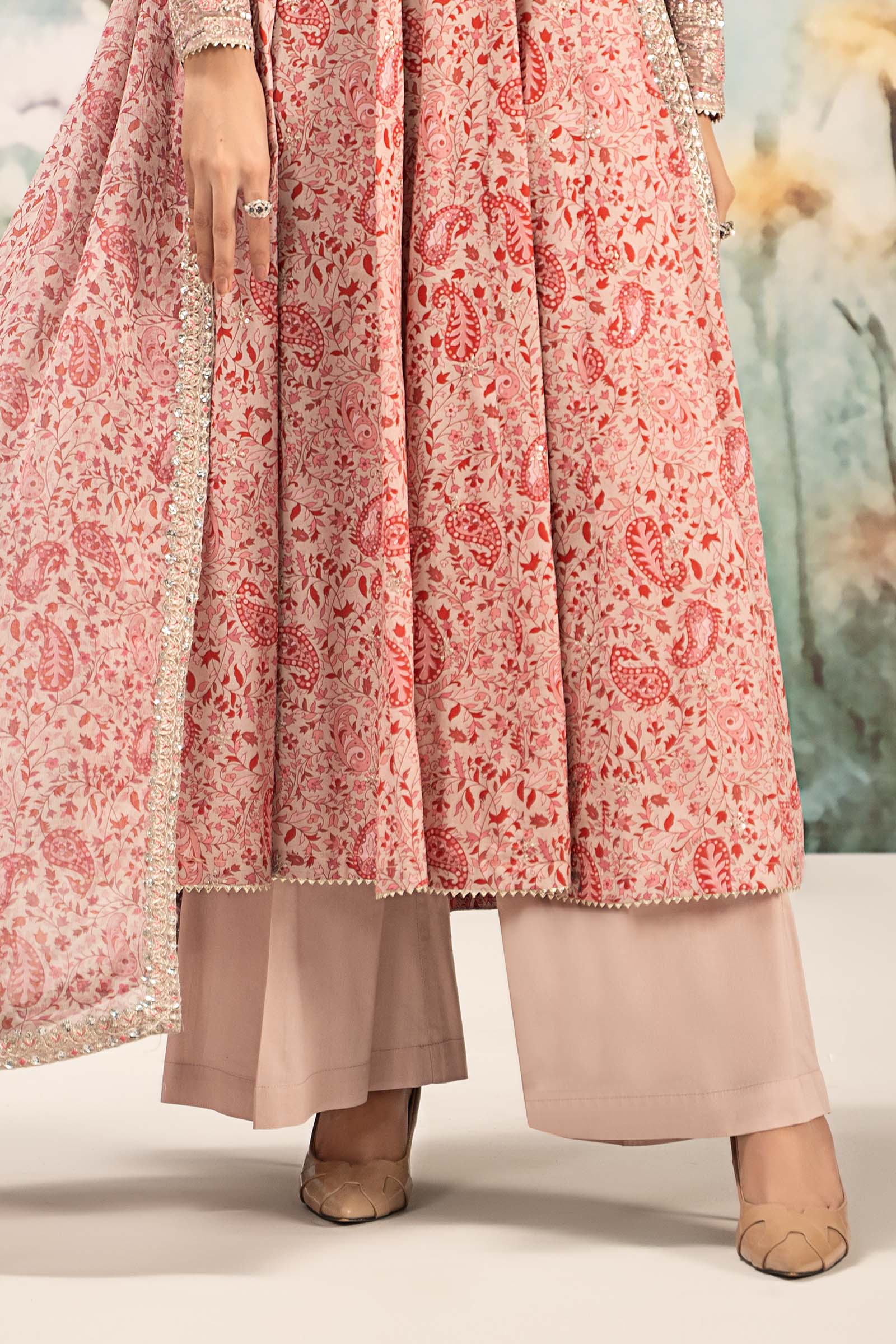 3 Piece Embroidered Lawn Suit - Image 11