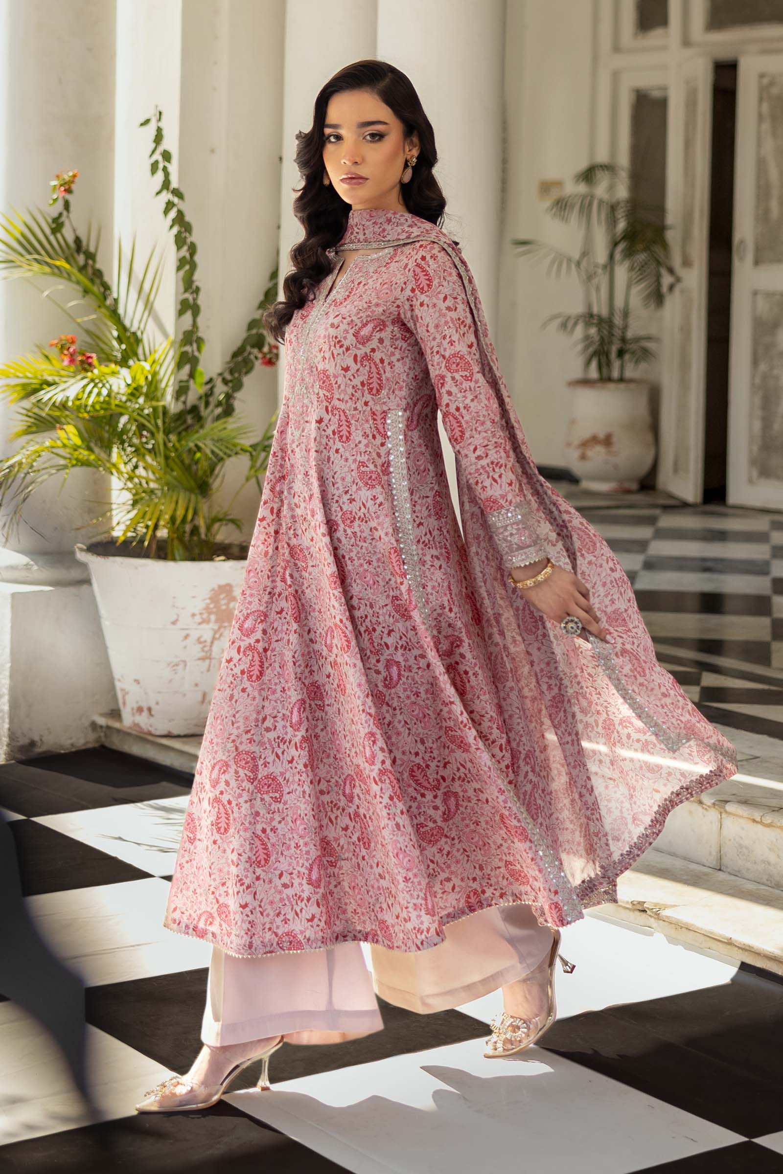 3 Piece Embroidered Lawn Suit - Image 4