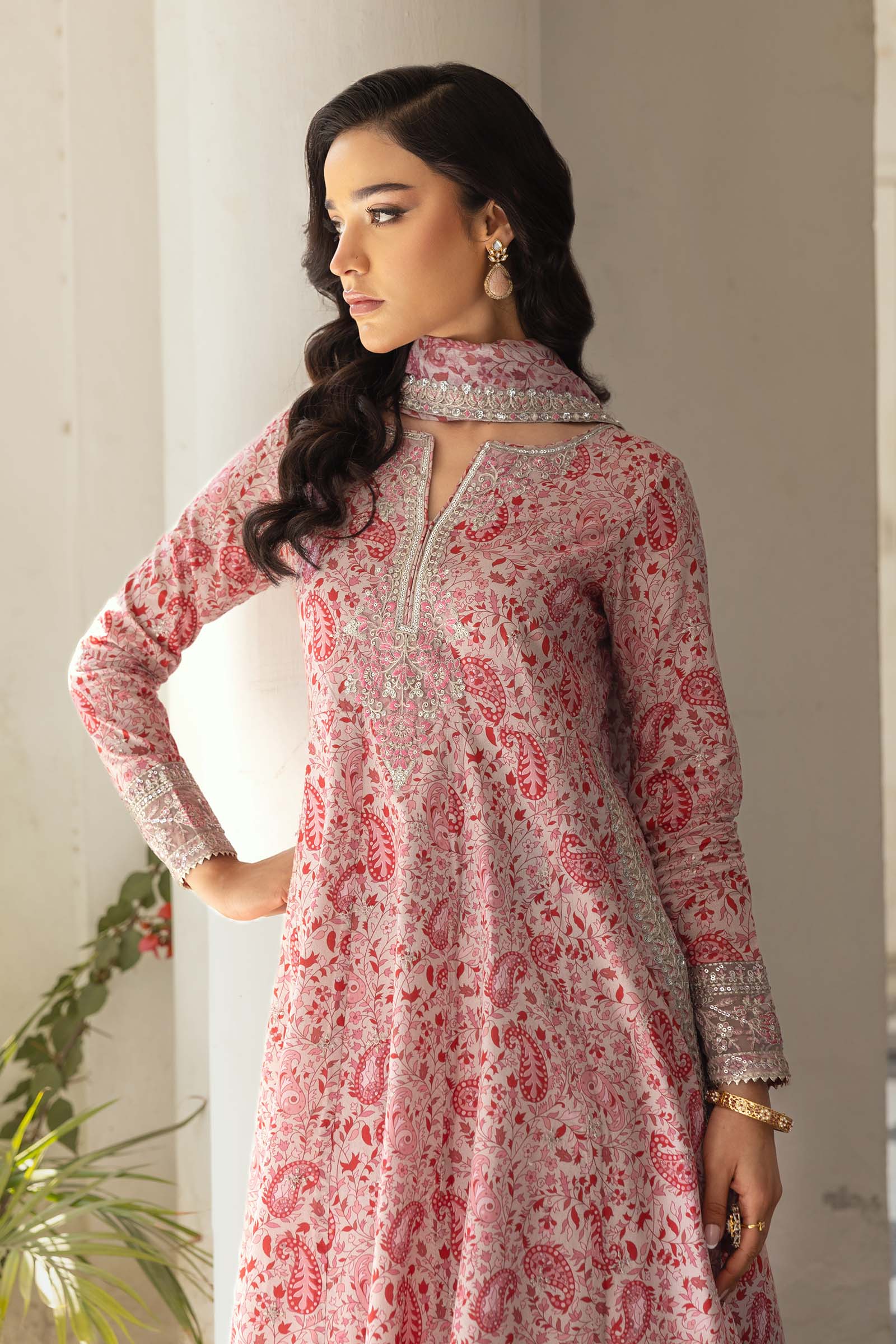 3 Piece Embroidered Lawn Suit - Image 5