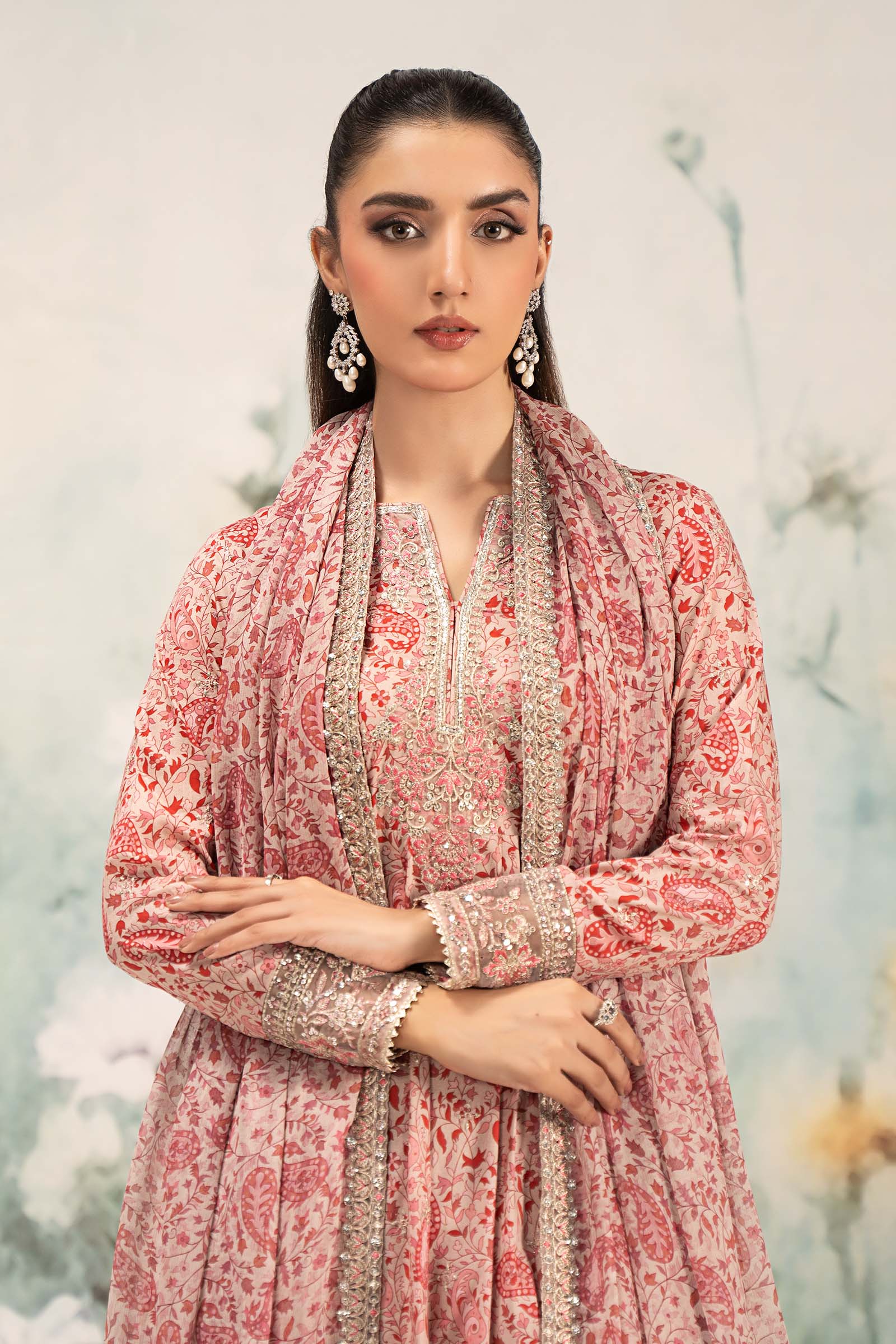 3 Piece Embroidered Lawn Suit - Image 8