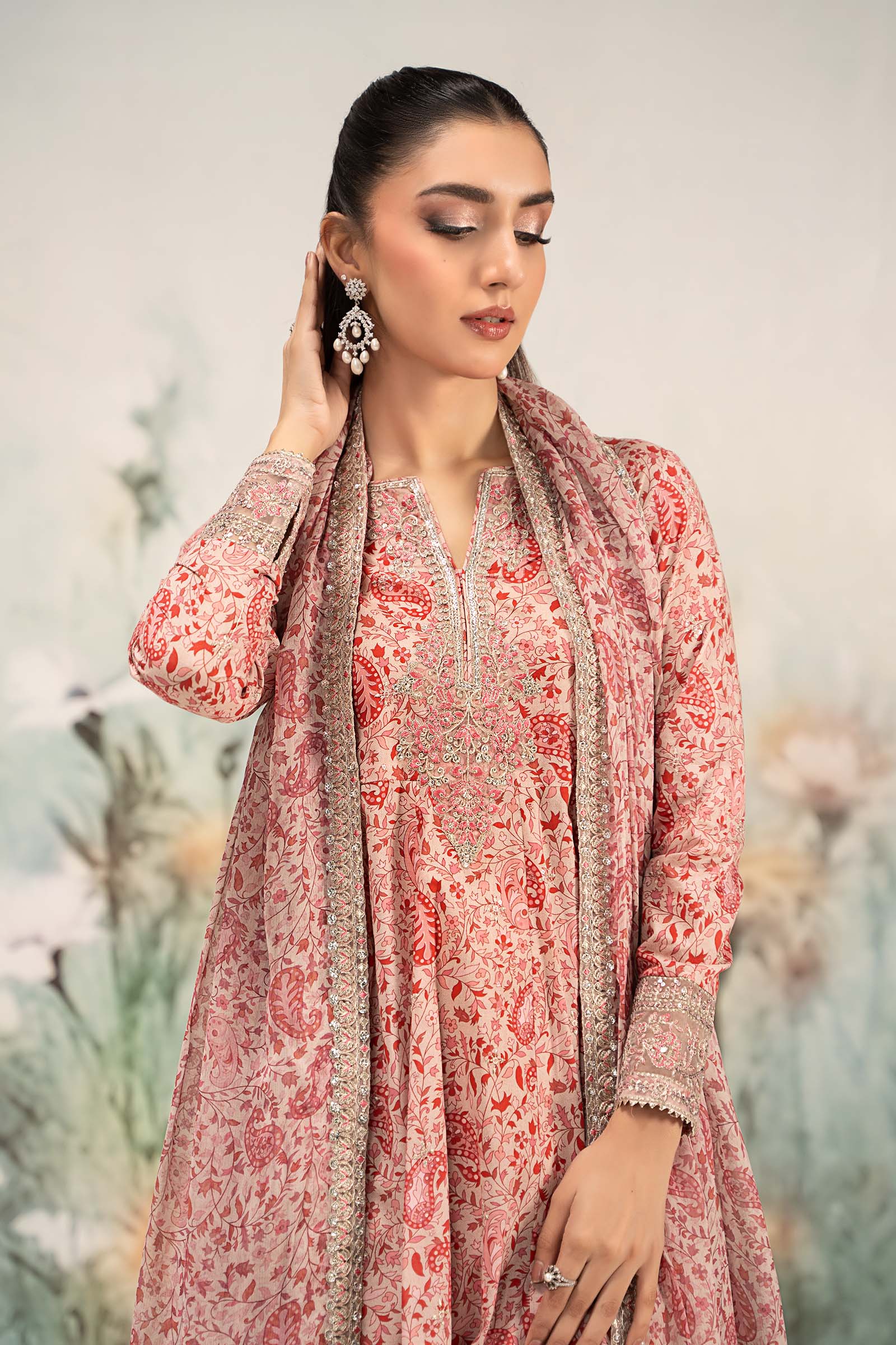 3 Piece Embroidered Lawn Suit - Image 9