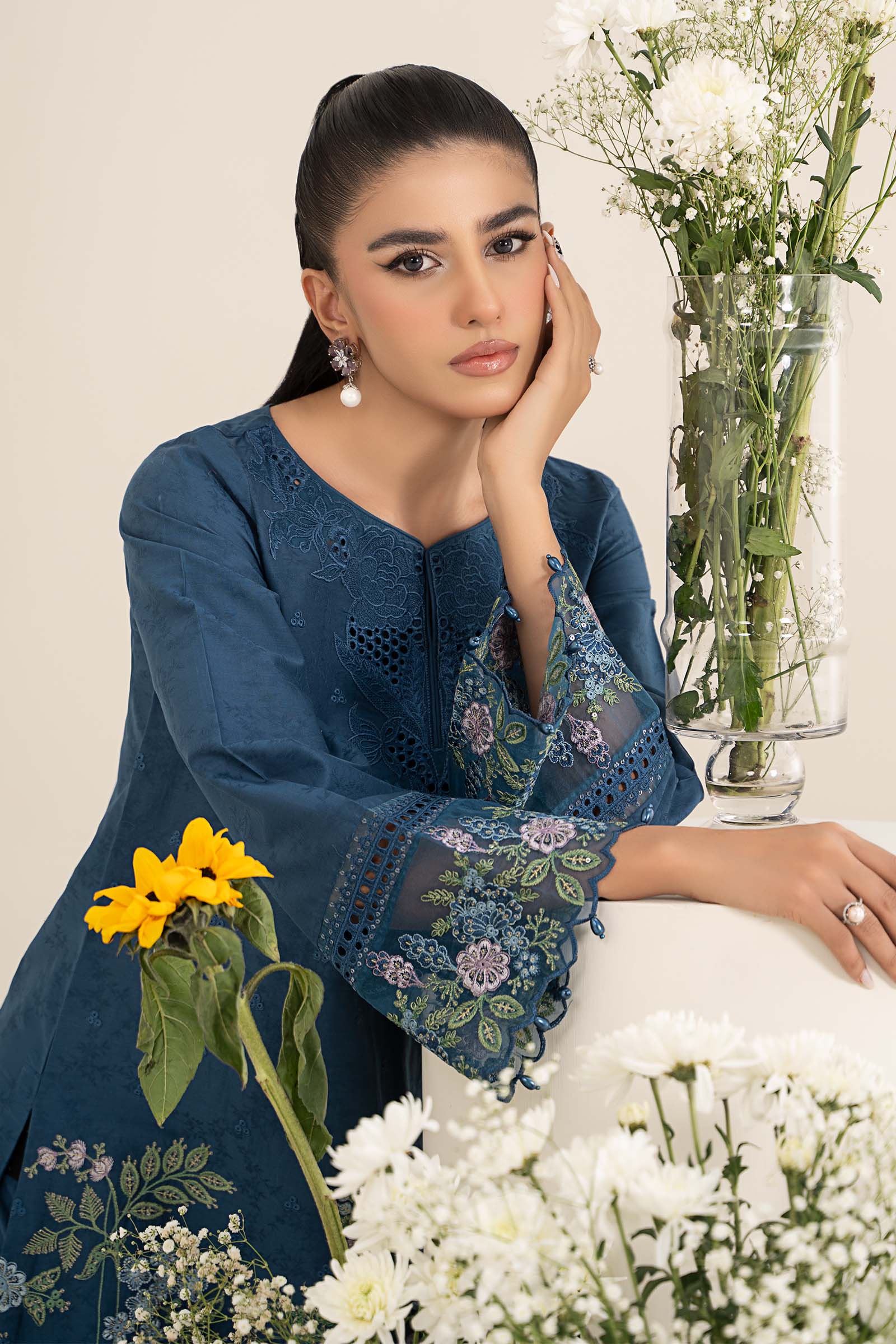 3 Piece Embroidered Self Jacquard Lawn Suit - Image 2
