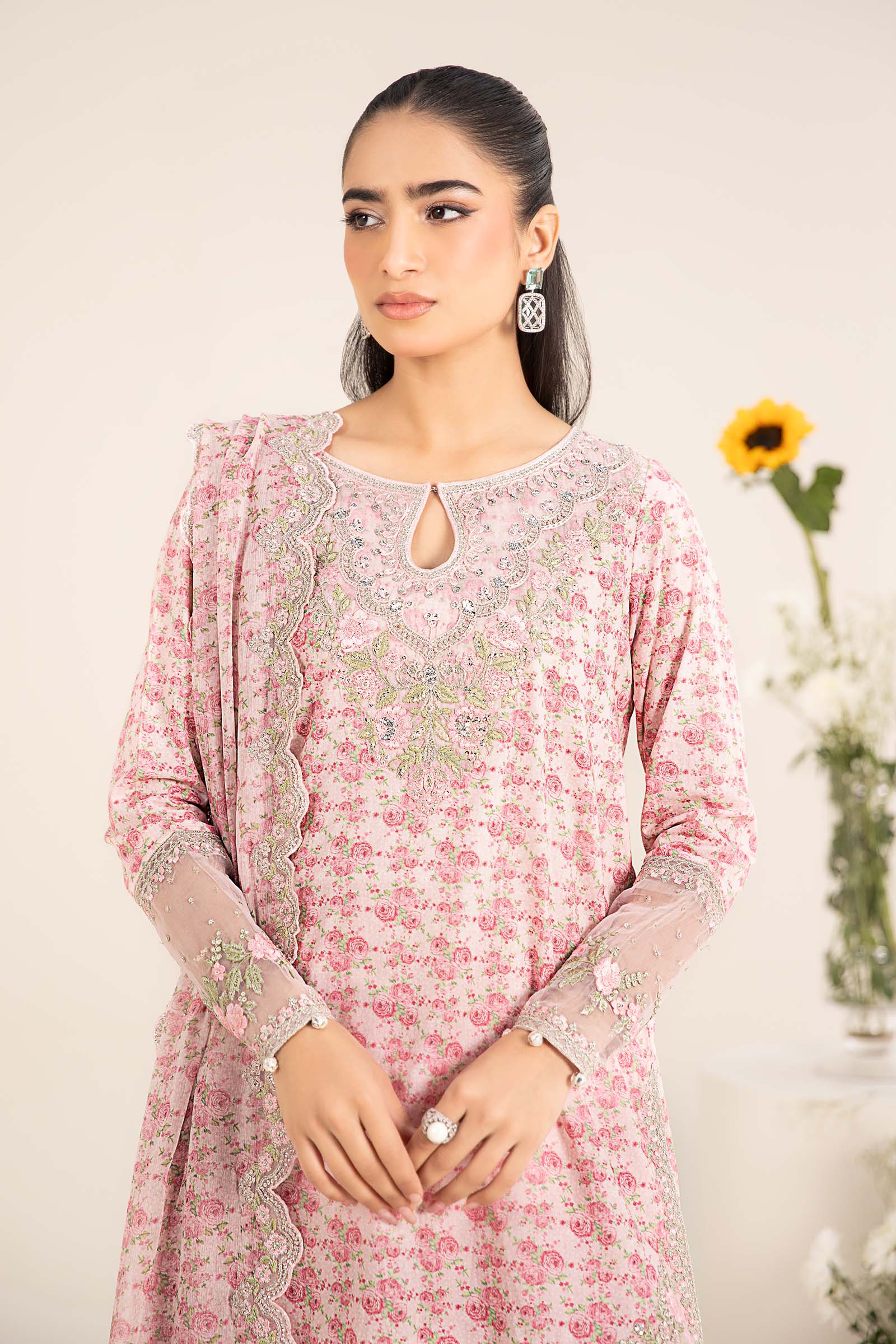 3 Piece Embroidered Lawn Suit - Image 3